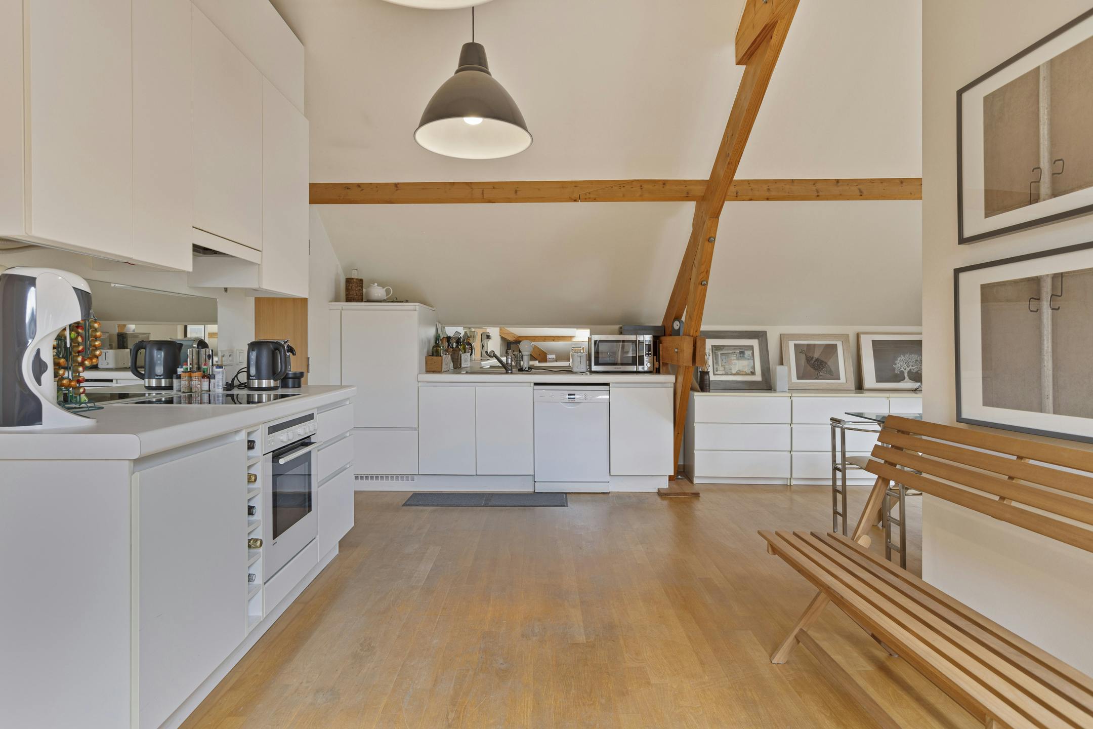 Ruim, lichtrijk appartement met twee slaapkamers te koop in Brugge foto 8