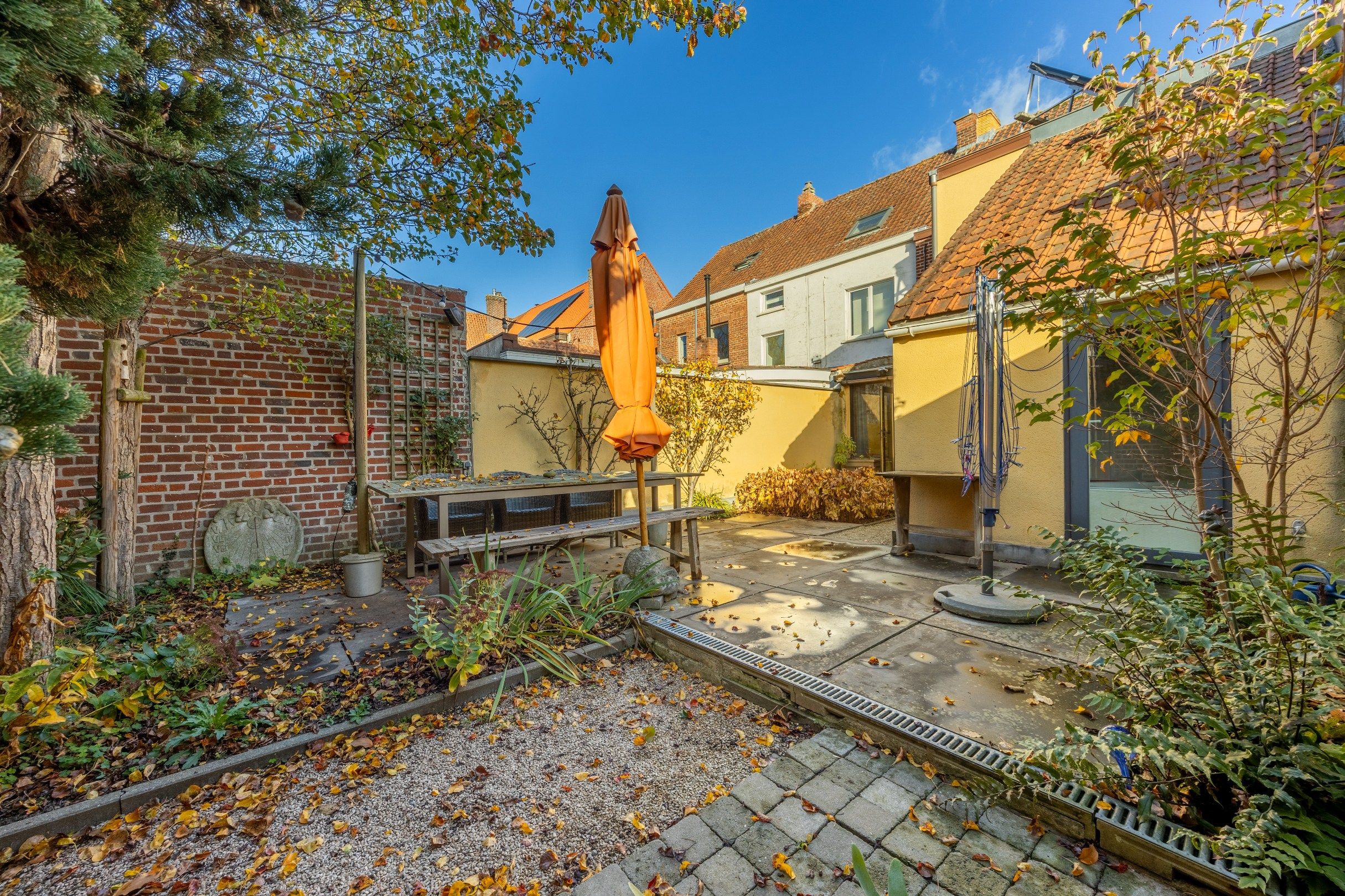 CHARMEVOLLE WONING MET GARAGE  foto 9