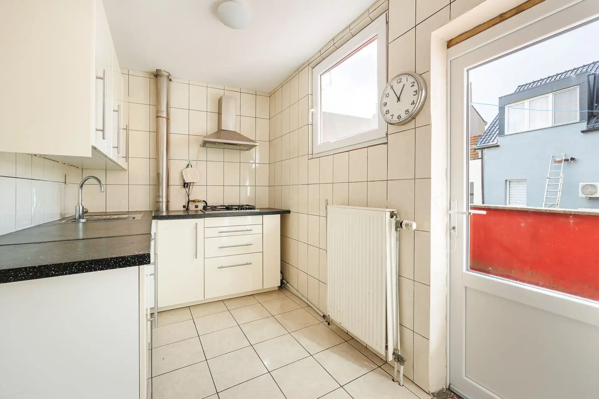 Te renoveren bel-etage met garage en dakterras foto 11