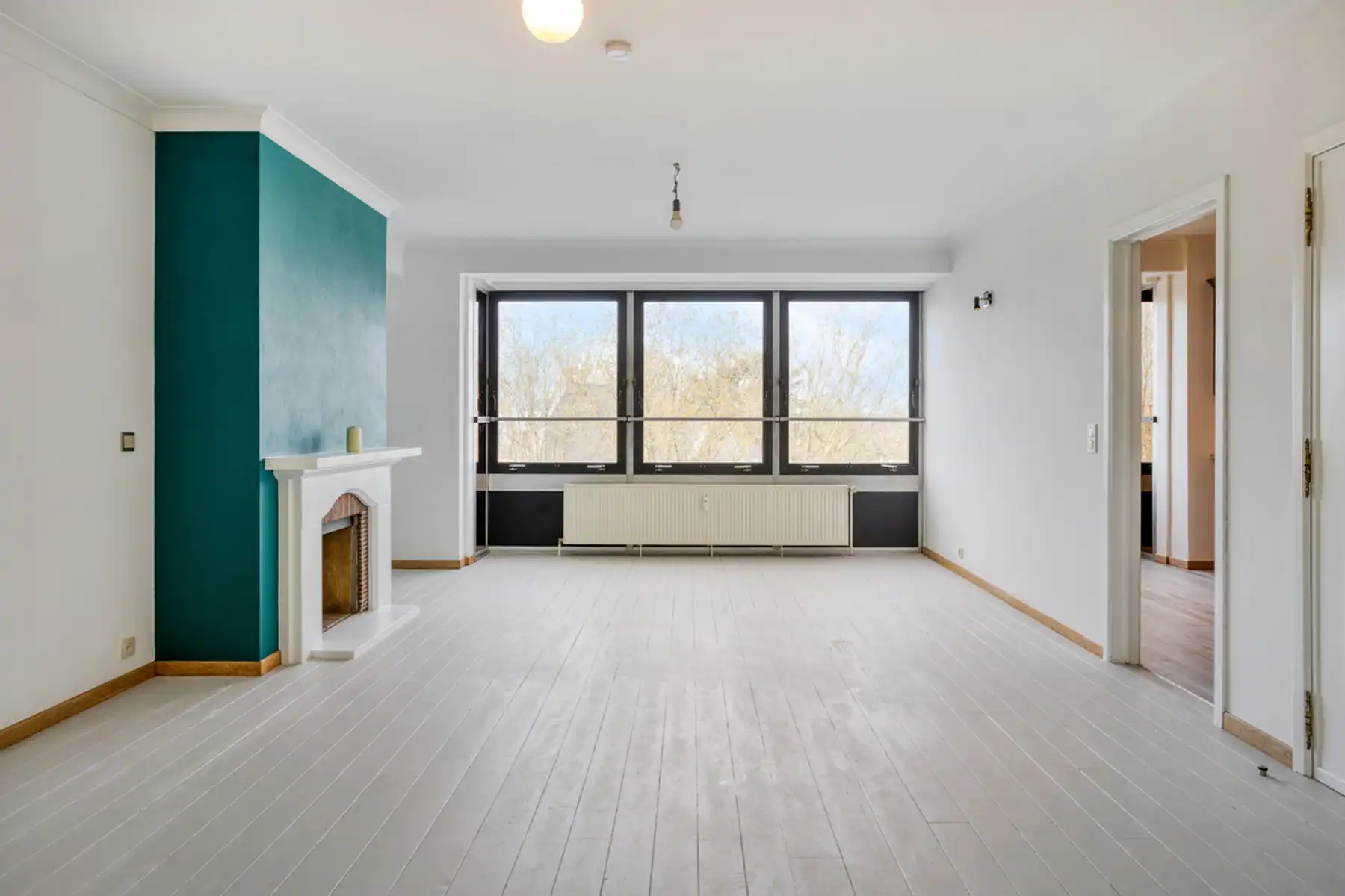 Vernieuwd 3-slaapkamerappartement met garage in hartje Aalst foto {{pictureIndex}}
