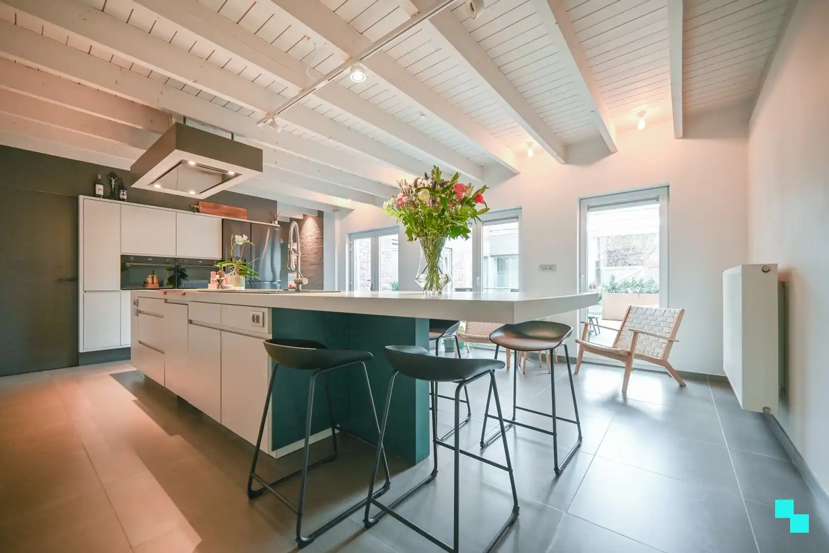 Stijlvol wonen met comfort: 5 slaapkamers, zonnig terras & moderne technieken foto 6