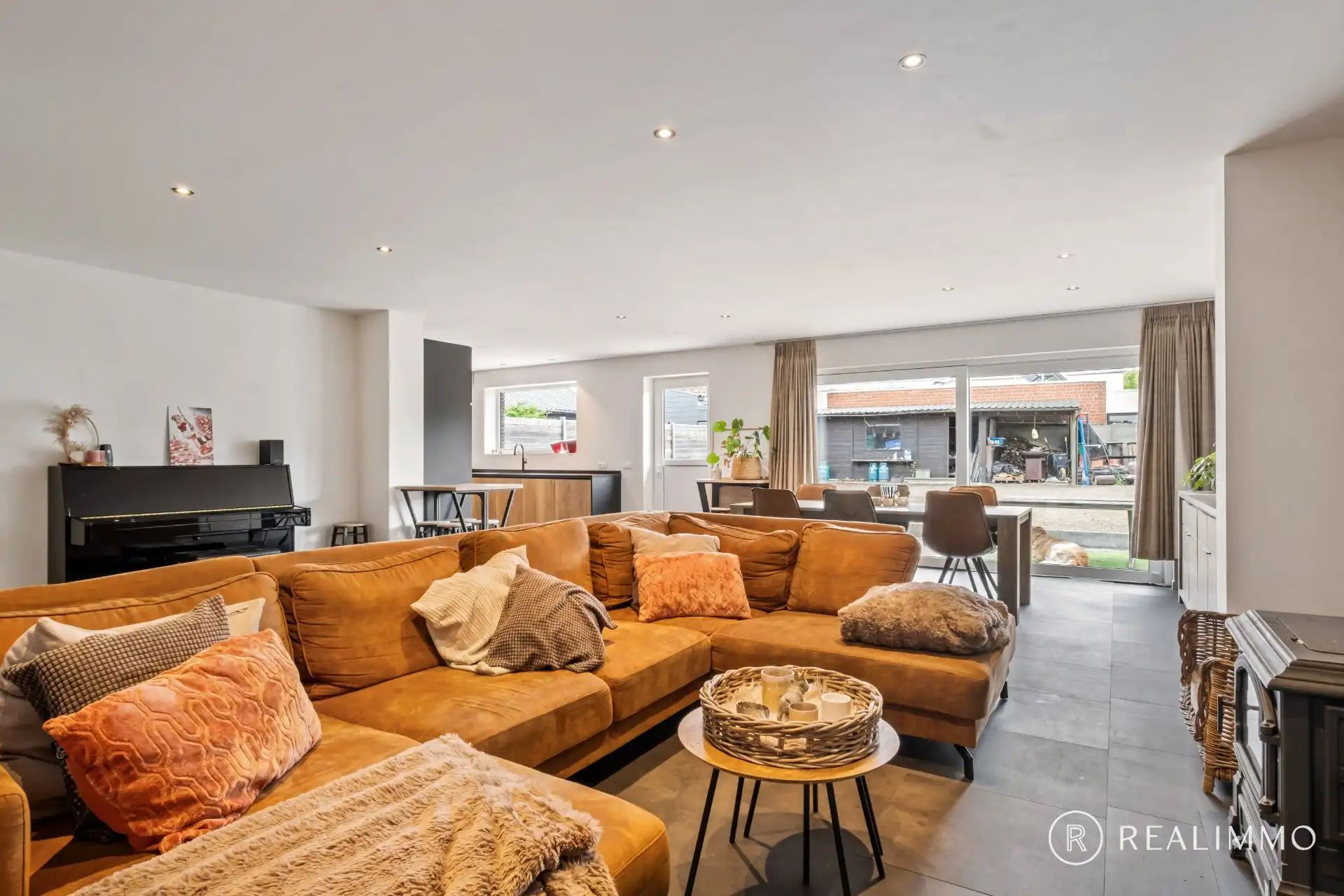 Gerenoveerde woning met 5 slaapkamers in Desselgem foto 4