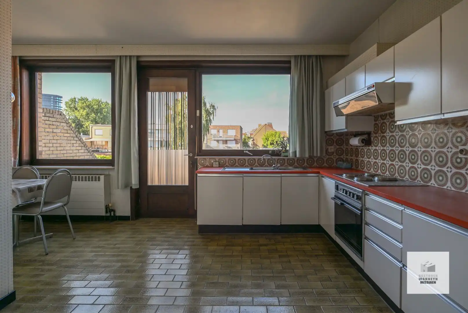 Ruime bel-étage woning met 3 slpk, tuin en dubbele garage in Heist-aan-Zee foto 8