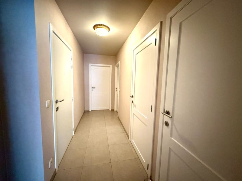 Instapklaar gelijkvloers appartement met 2 slaapkamers, garage en ruim terras foto 10