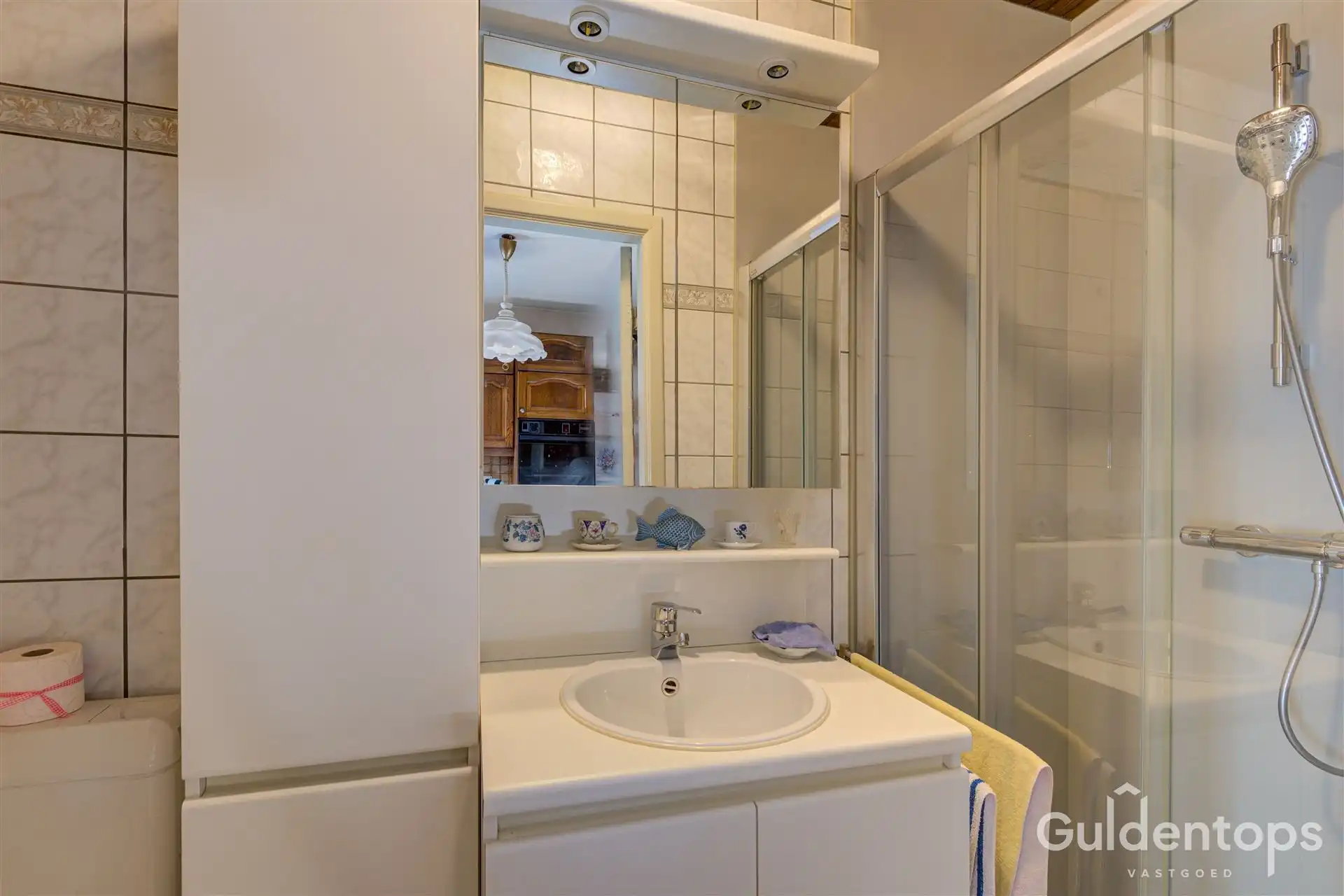 Zeer goed gelegen rijwoning foto 21