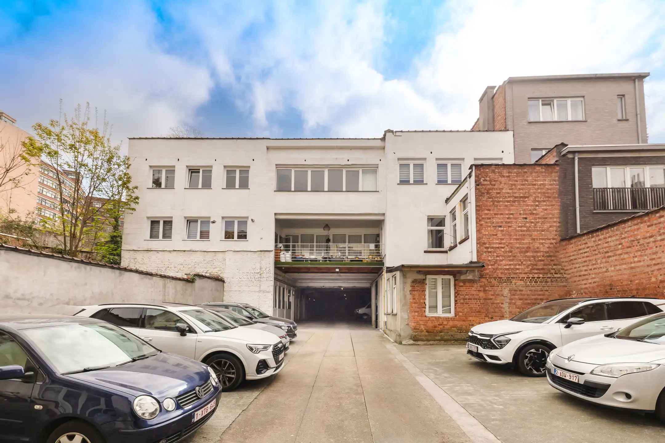 Gebouw te koop foto {{pictureIndex}}