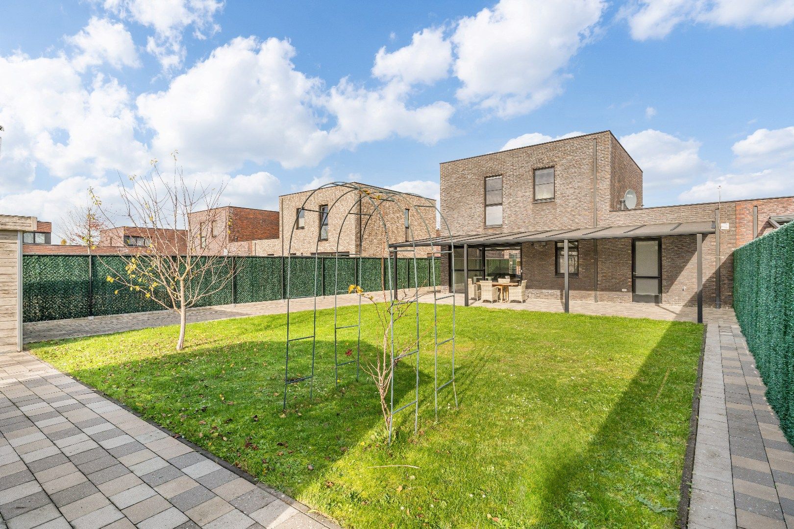 Verzorgde woning met hedendaags energiecomfort, terras, tuin en garage, ideaal voor jong gezin! foto 9