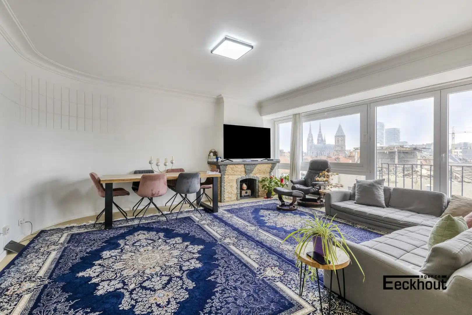 Stijlvol gerenoveerd appartement in het bruisende hart van Oostende! foto 2