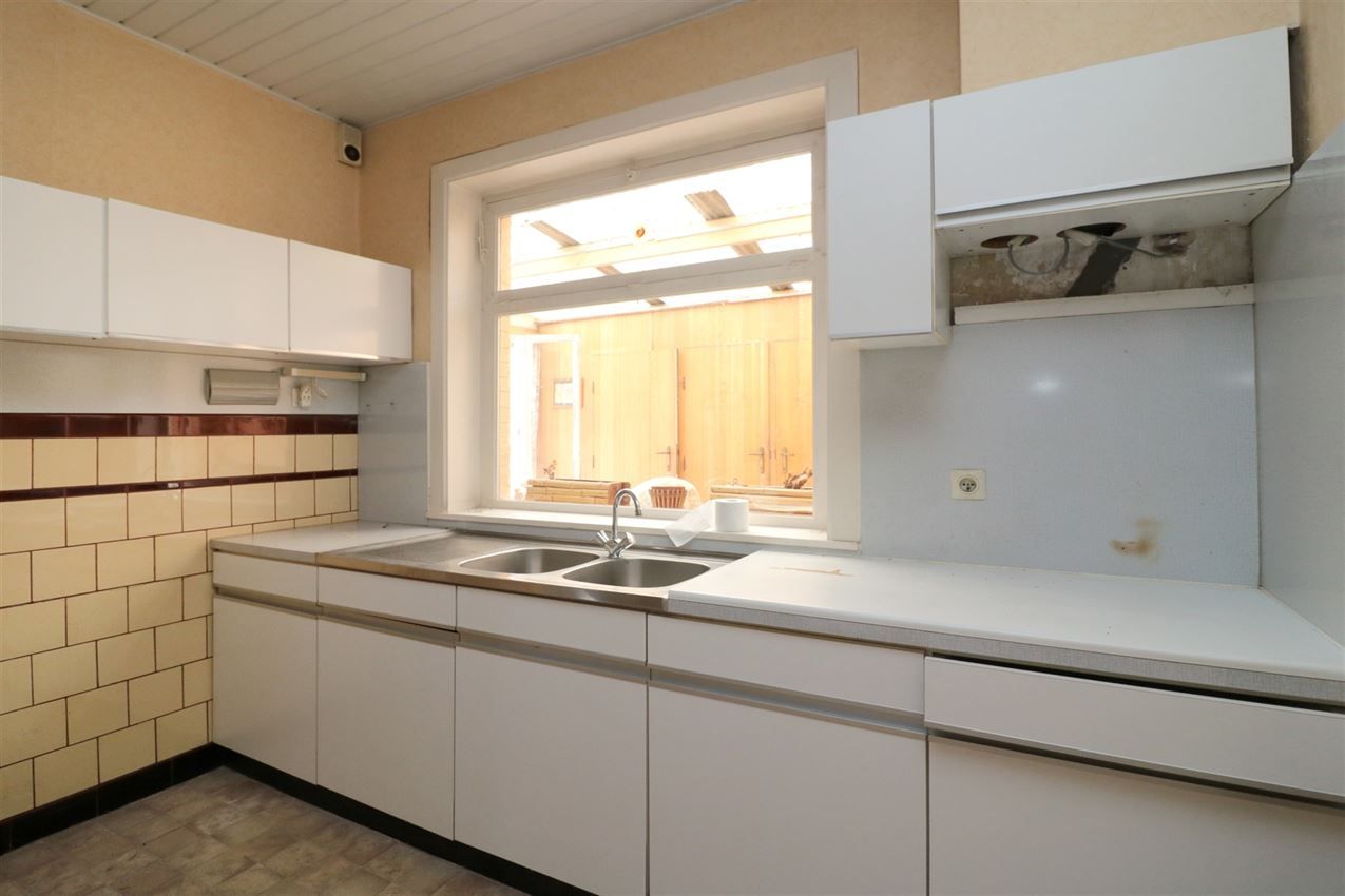 goed gelegen, renovatieproject met potentieel foto 14