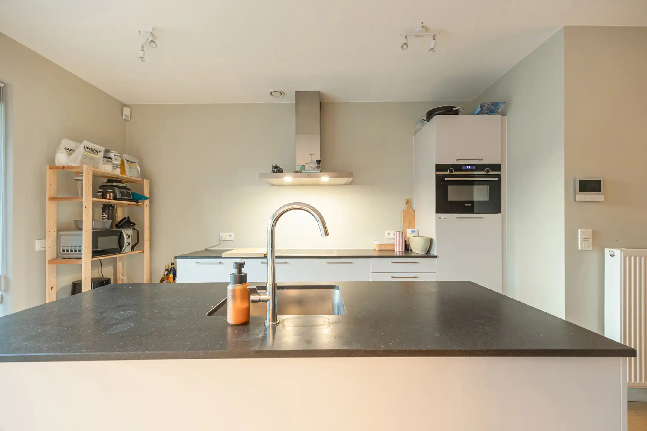 Recent appartement met 2 slaapkamers en terras foto 3