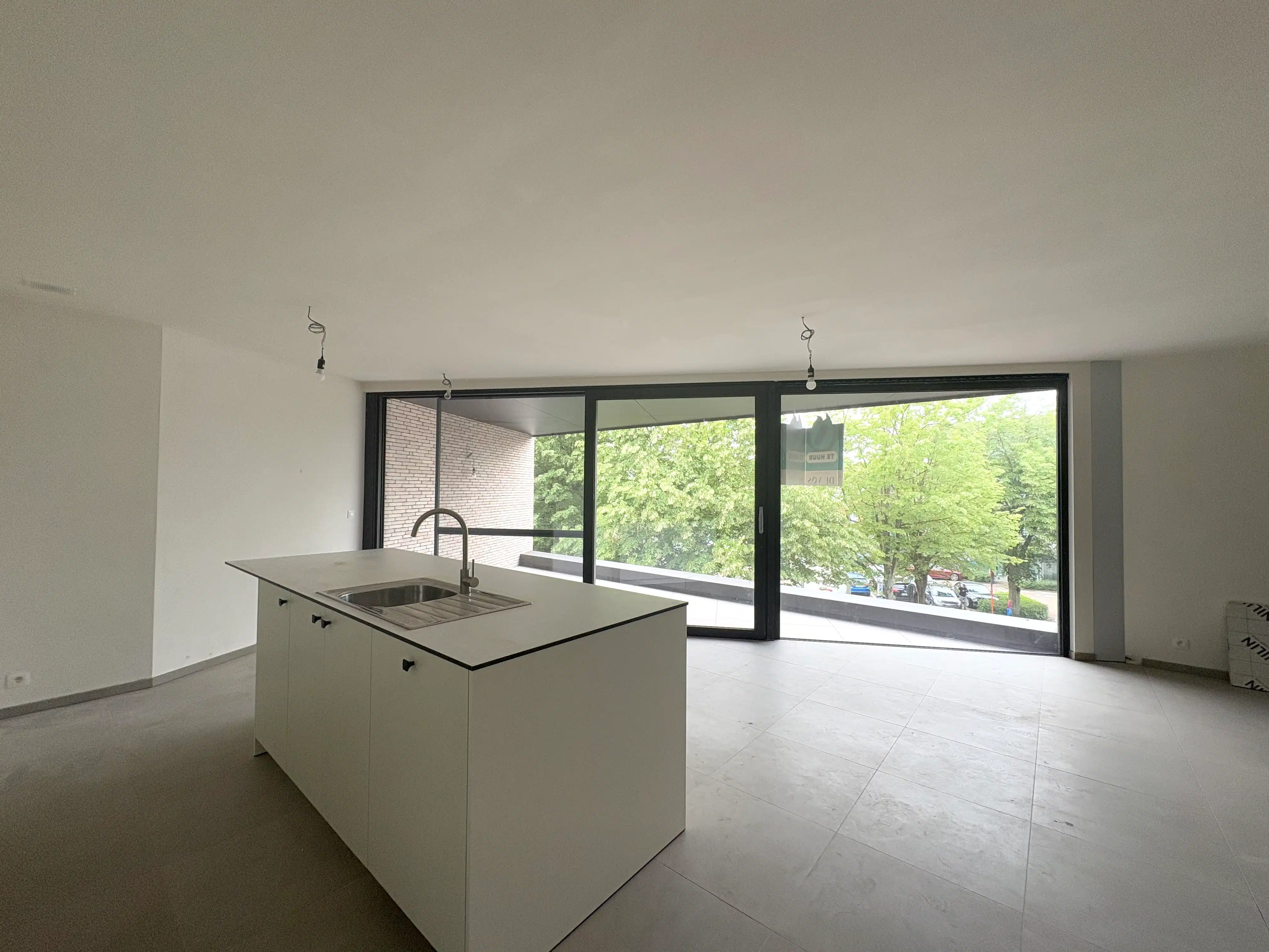Nieuwbouwappartement met 3 slaapkamers en twee terrassen foto 3