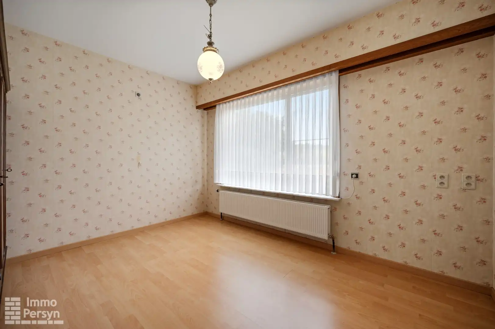 Vrijstaande bungalow met bijgebouw op een riant perceel foto 10