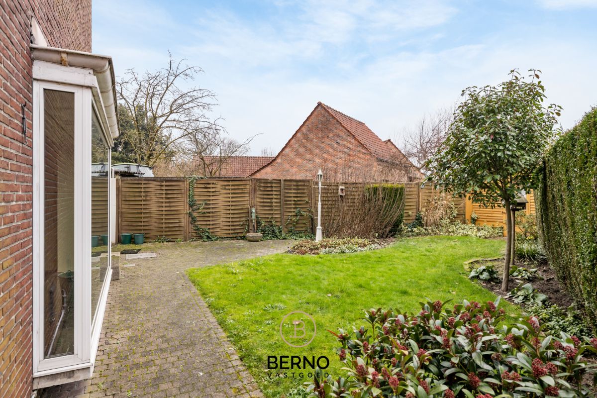 Ruime gezinswoning met 4 slaapkamers en garage. foto 3
