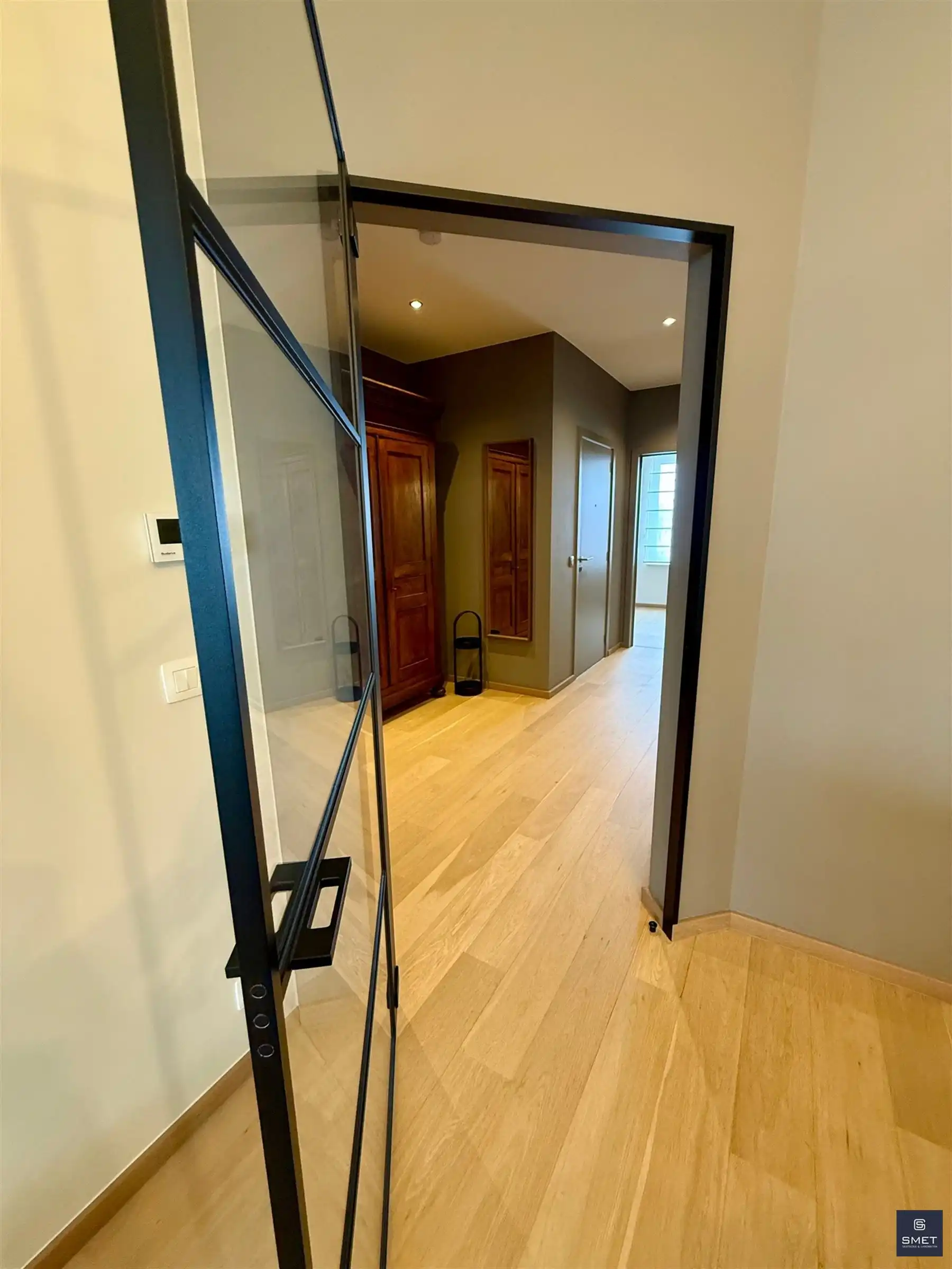 MODERN APPT. MET 2 SLPKS, GARAGE EN BERGING foto 5