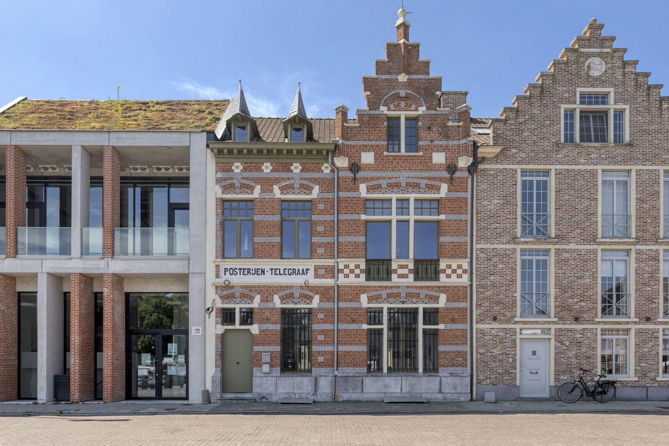 Authentiek opbrengsteigendom in hartje Rupelmonde ! foto {{pictureIndex}}