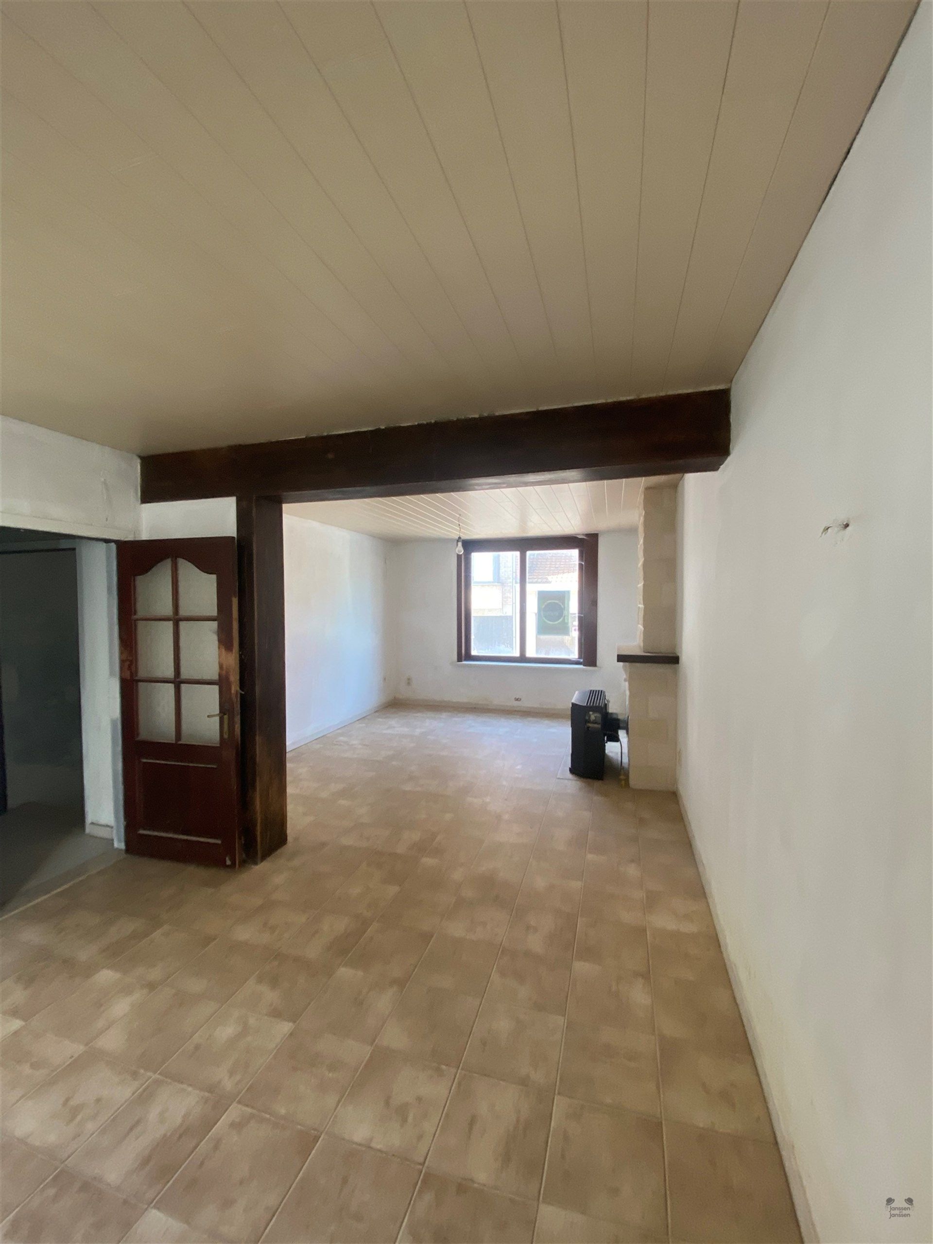 Ruime woning met 5 slaapkamers te Oostende foto 4