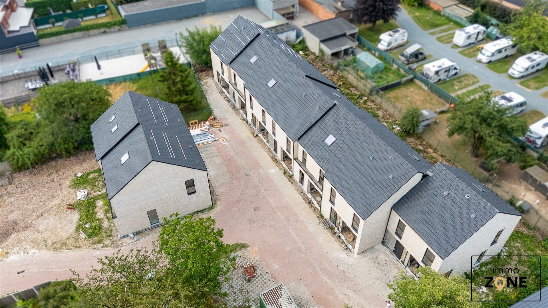 Nieuwbouwwoning in rustig binnengebied foto 2