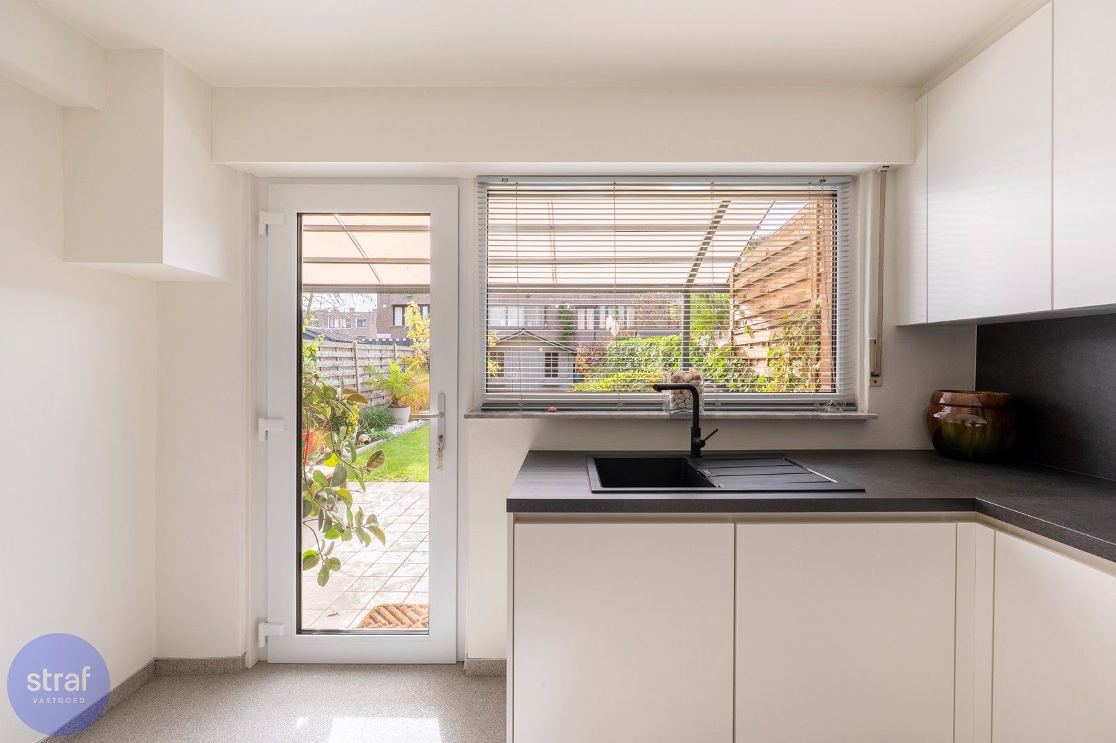 Instapklare beletage met zalige zuid-tuin op een perfecte locatie! foto 15