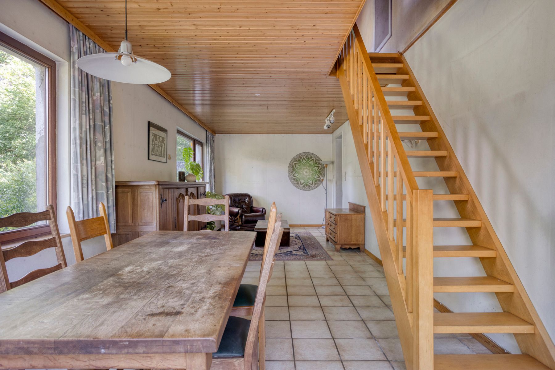 Te renoveren villa op 26a met 5 slaapkamers + praktijkmog. foto 11
