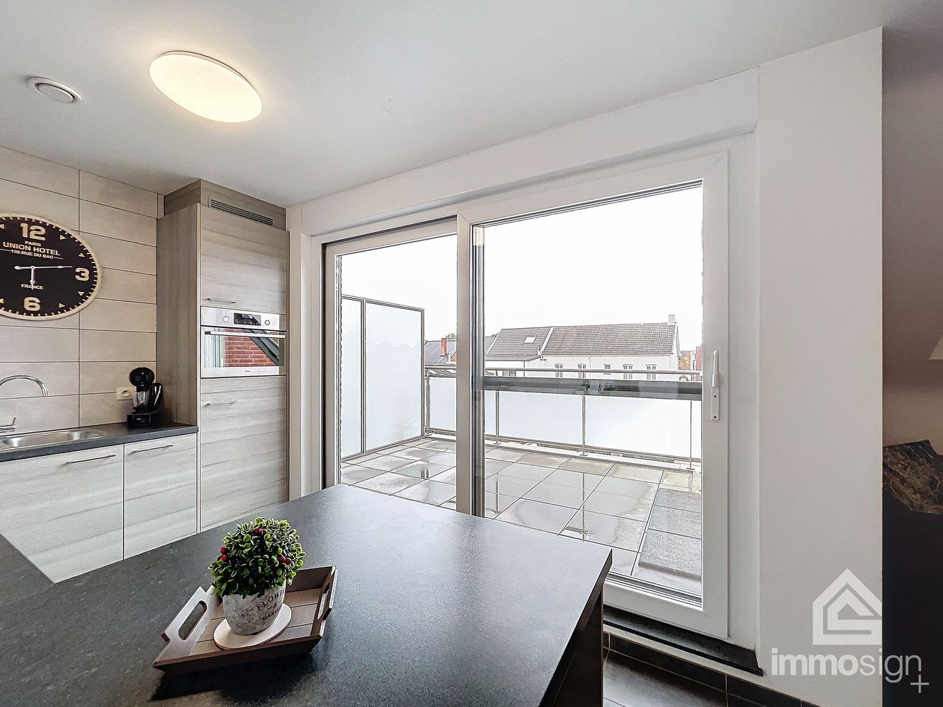 Ruim duplex appartement met 3 slaapkamers en terras te Pelt! foto 7