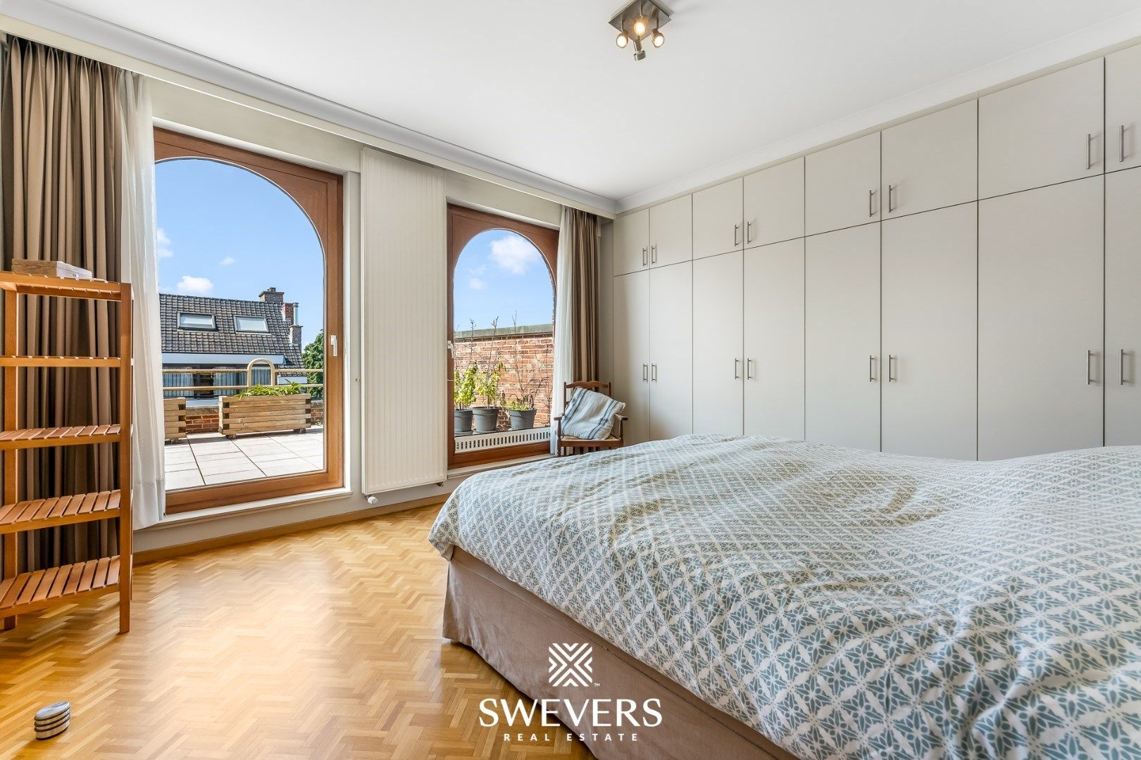 Zeer ruim luxueus penthouse in hartje Hasselt met 2 ruime terrassen foto 16