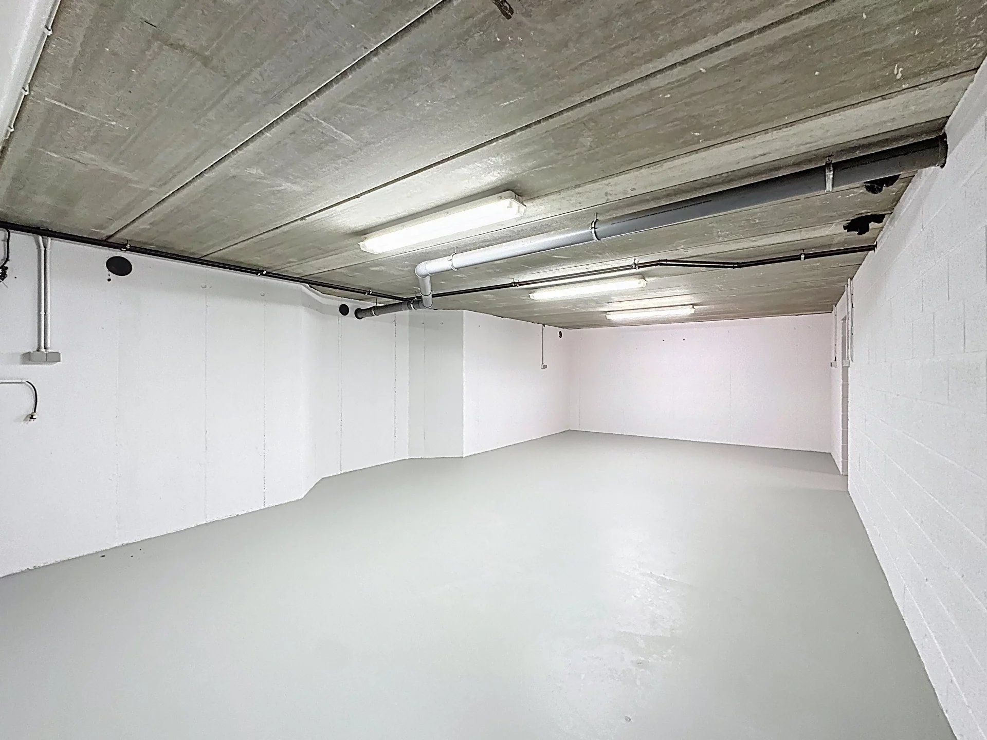 Prachtige landelijke gelegen vrijstaande woning uit 2001, gelegen op een perceel van 16a 43ca. Deze woning biedt comfort, ruimte en privacy met hoogwaardige afwerking en moderne gemakken. foto 39