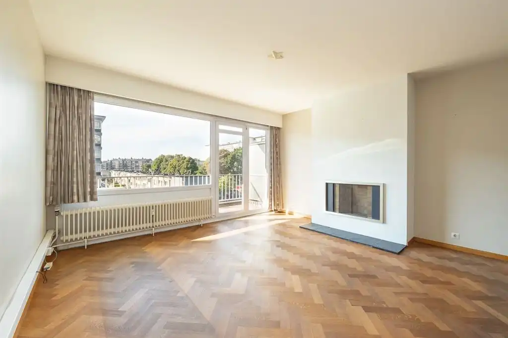 Instapklaar appartement op prachtige visgraatparket foto 2
