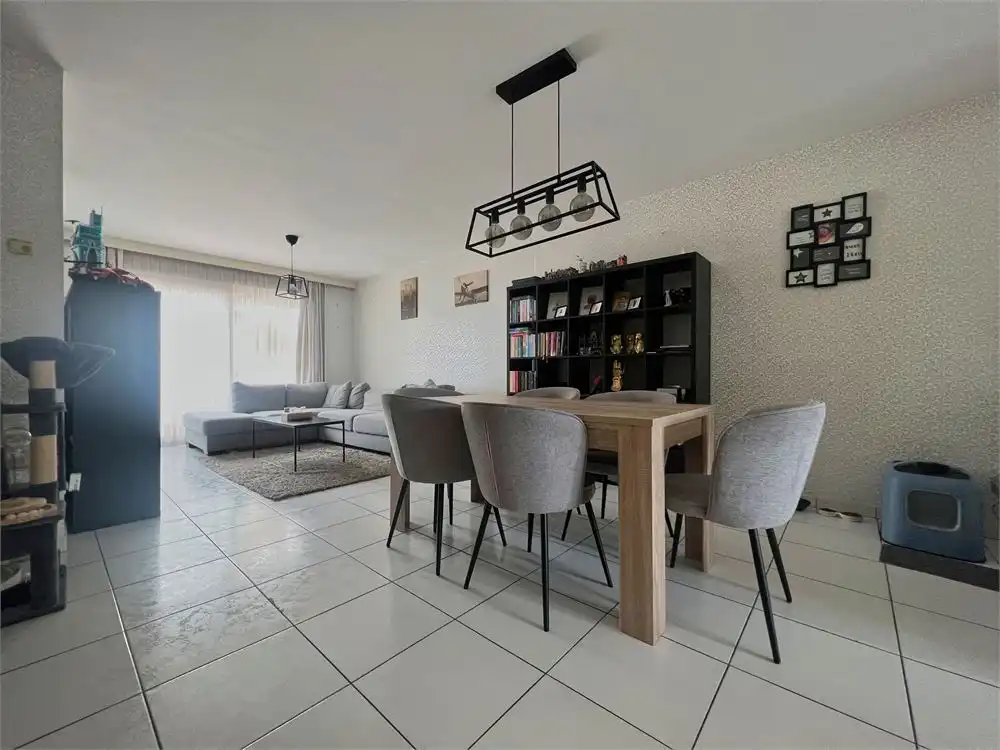 Ruim en lichtrijk app. met 2 slpks in hartje Torhout foto 3