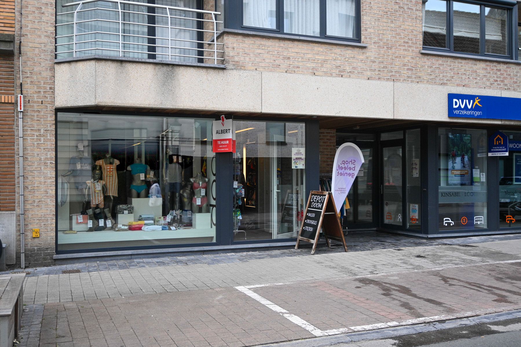 Ingerichte lingeriezaak in het centrum van Gistel. foto {{pictureIndex}}