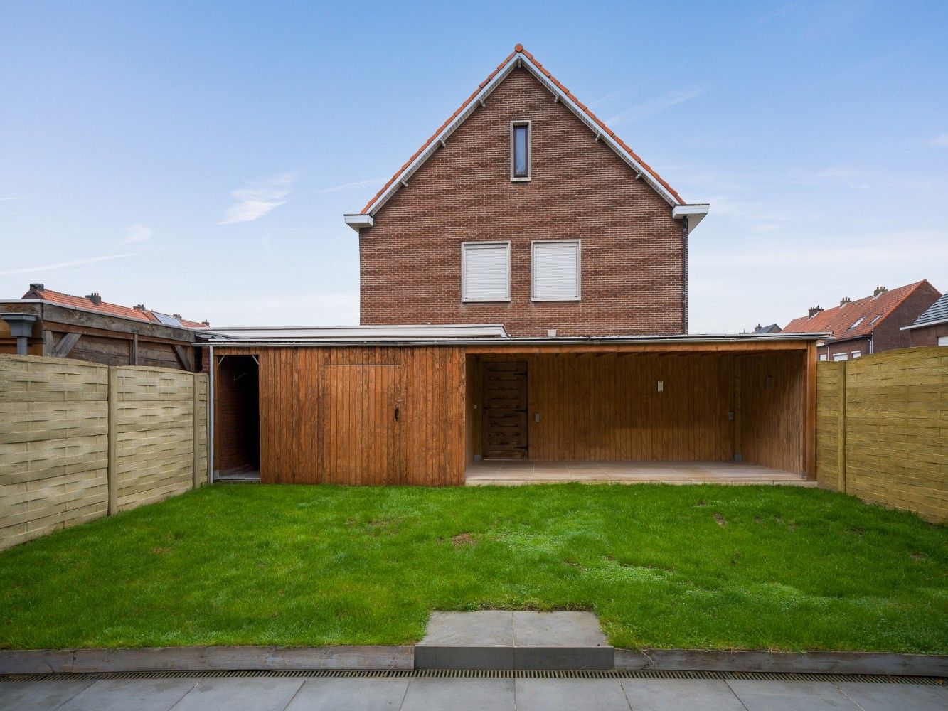 Ruime, instapklare woning met 4 slpk., inpandige garage en tuin foto 31