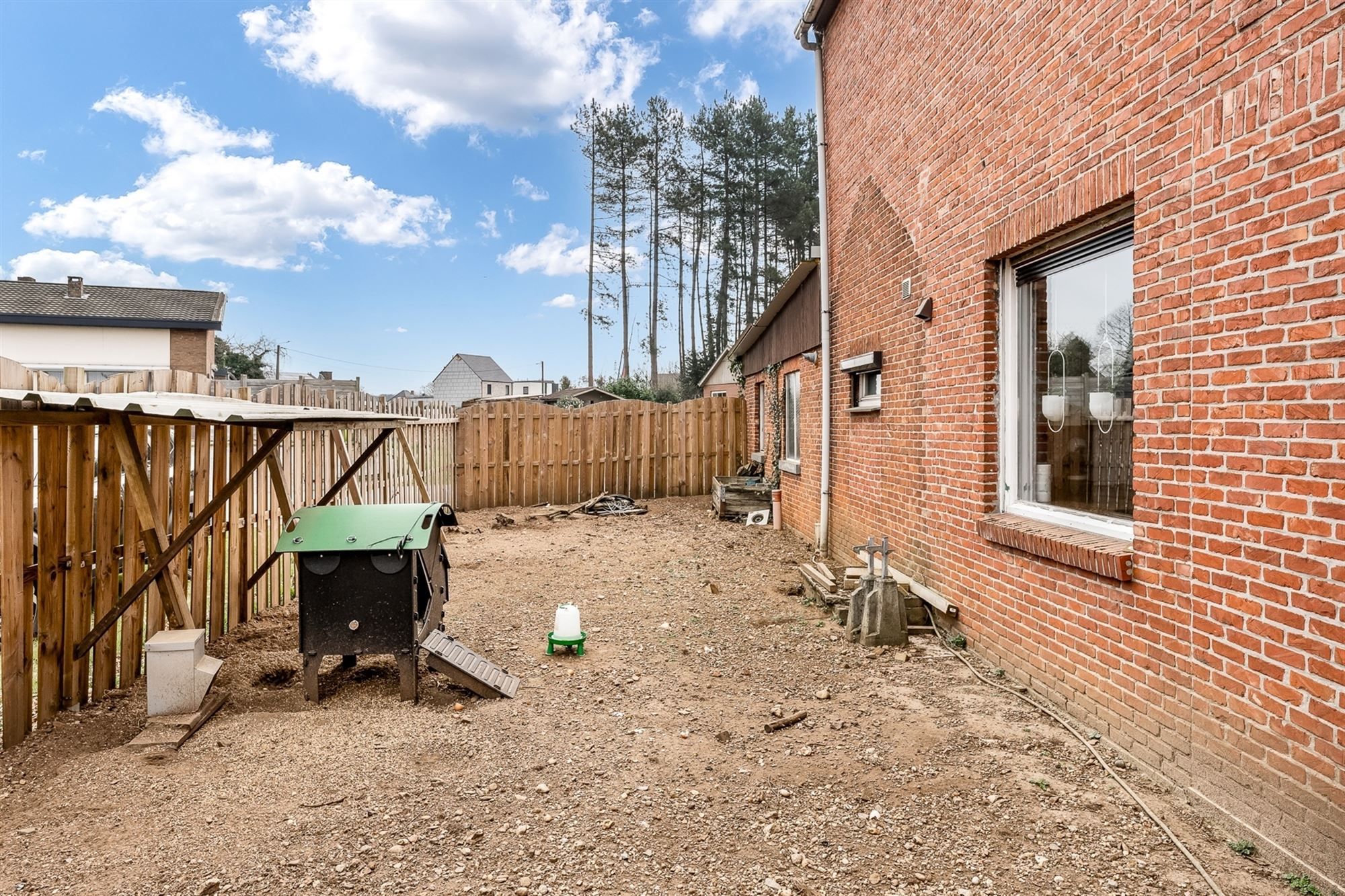OP TE FRISSEN WONING MET POTENTIEEL GELEGEN OP EEN ZONNIG PERCEEL VAN 7A14CA TE PAAL foto 25