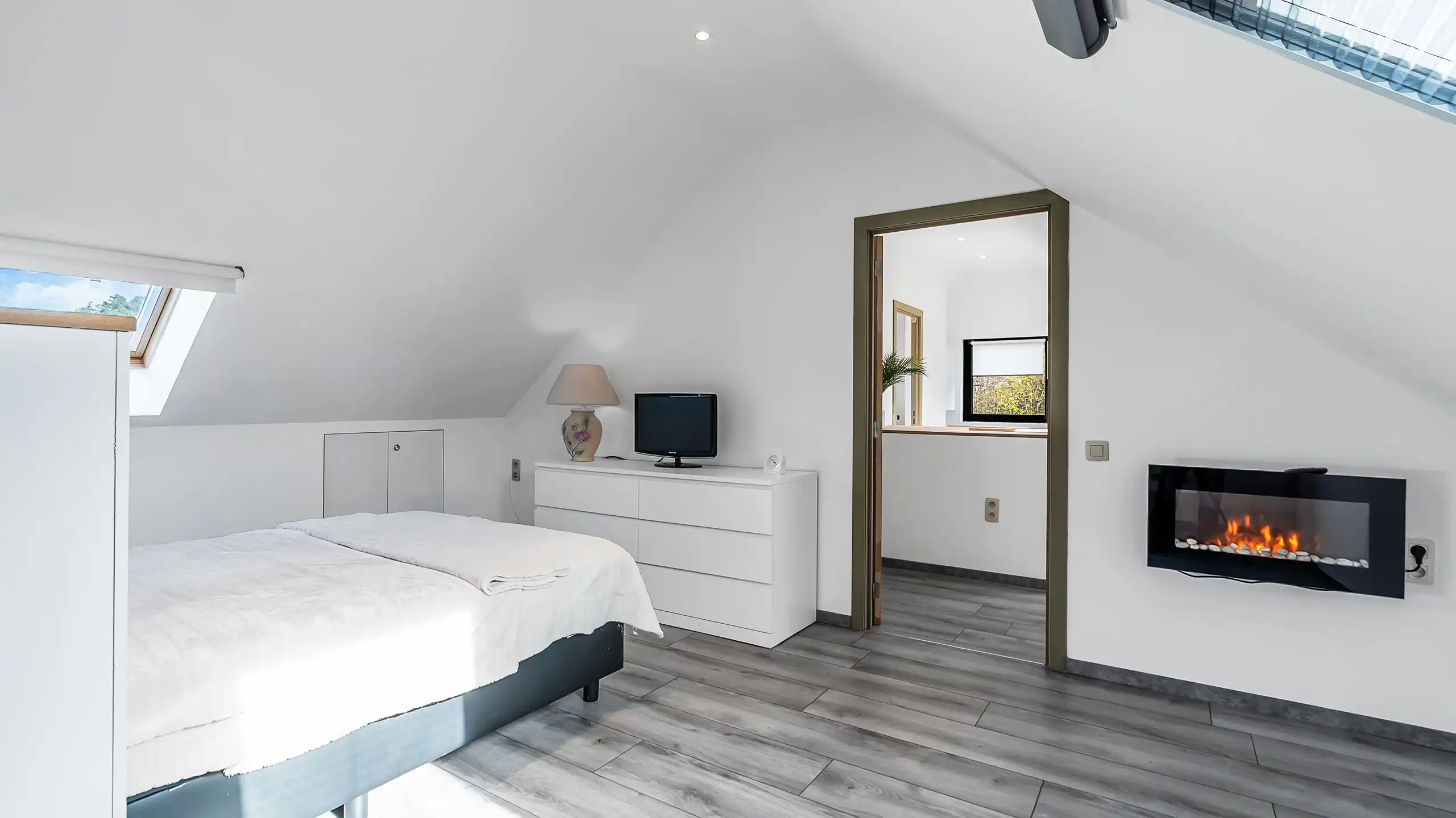 Uniek wonen in loftstijl met veel potentieel op topligging foto 21