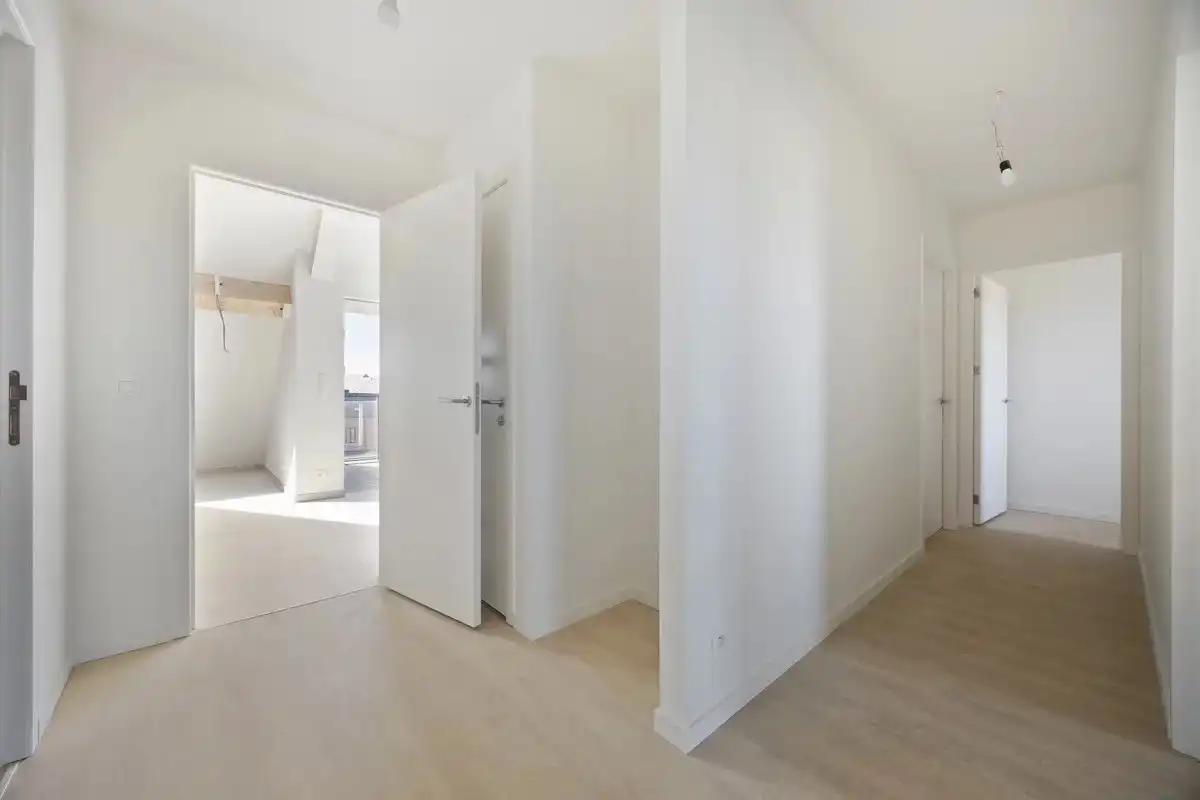 UNIEK PETNHOUSE (DUPLEX) VAN 192 M² MET 3 SLPK'S MET PRACHTIG ZICHT IN BORGLOON foto 14