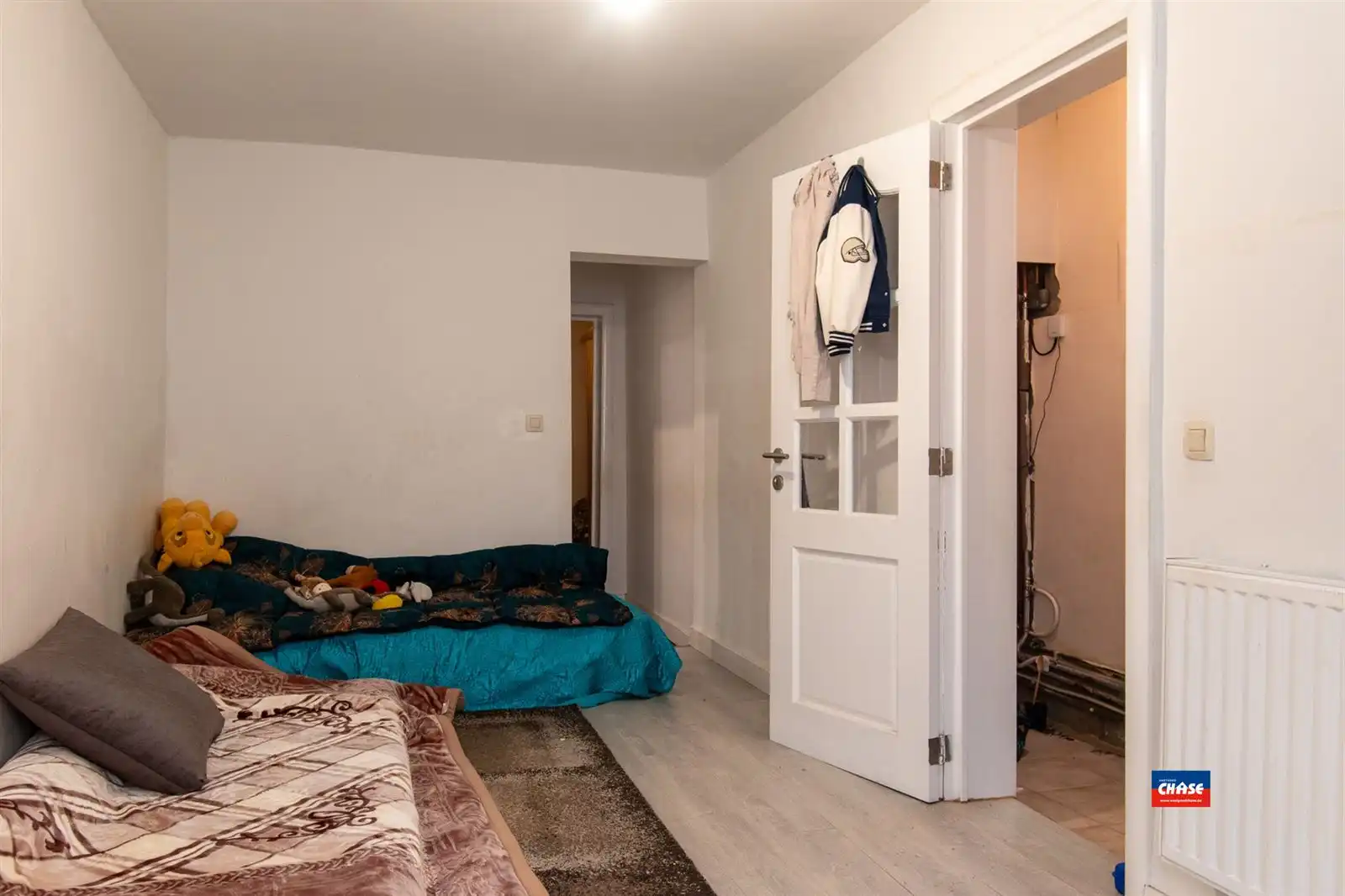 Ruime woning met 6 slaapkamers en handelsgelijkvloers foto 13