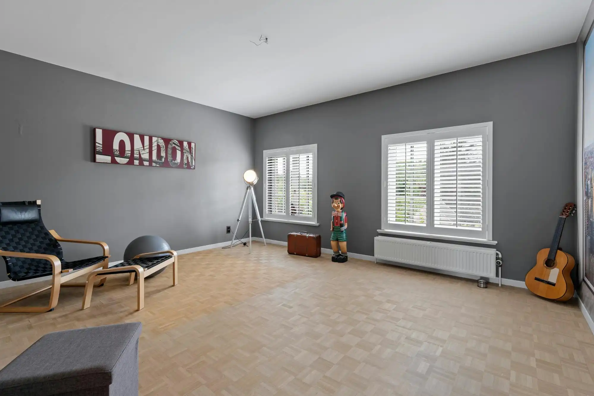 Villa met praktijkruimte en weilanden te koop in Geel foto 34