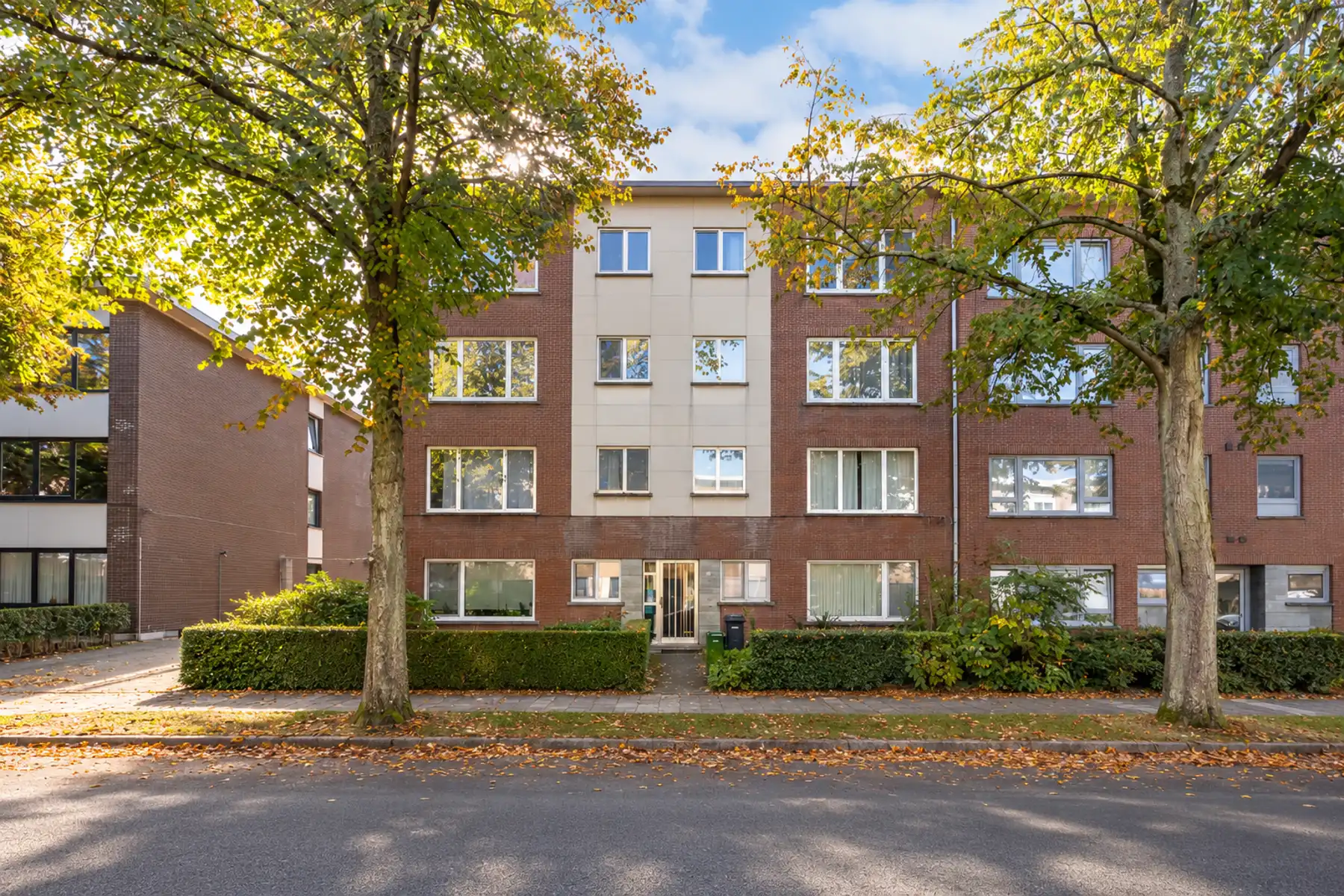 RUIM HOEKAPPARTEMENT MET 3 SLAAPKAMERS & TERRAS foto 2