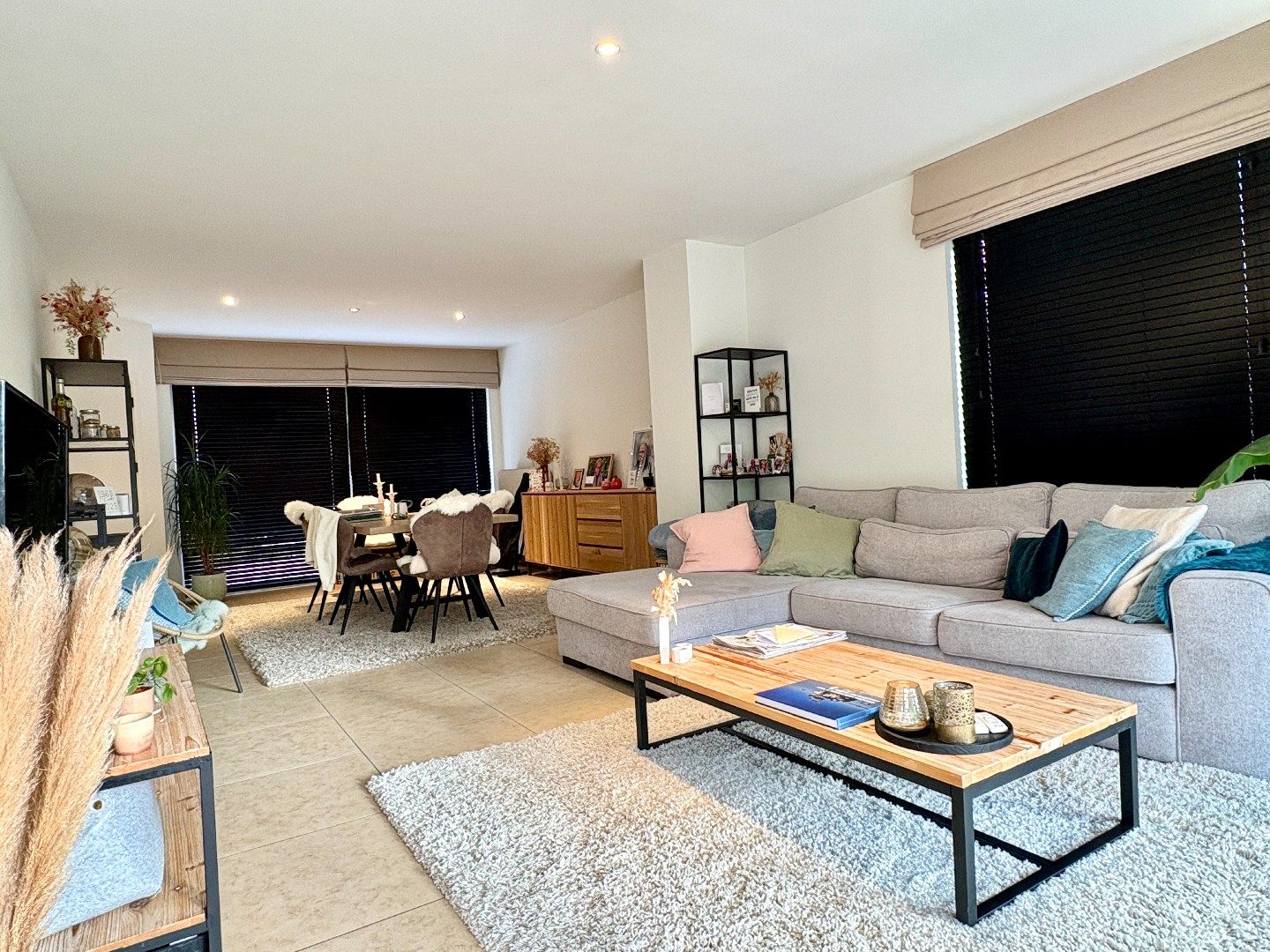 Rustig gelegen villa met 5 slks, groene verzichten en mogelijkheid tot gelijkvloers wonen. foto 2
