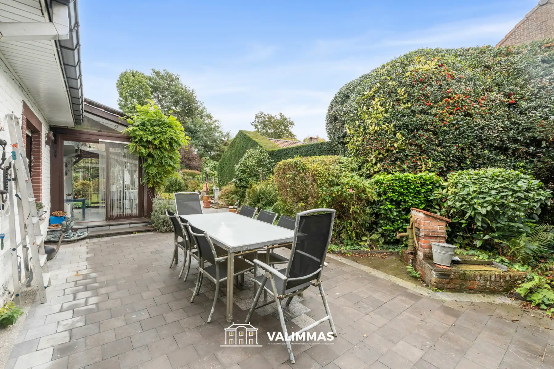 Charmante en instapklare woning met garage en mooie tuin... foto 10