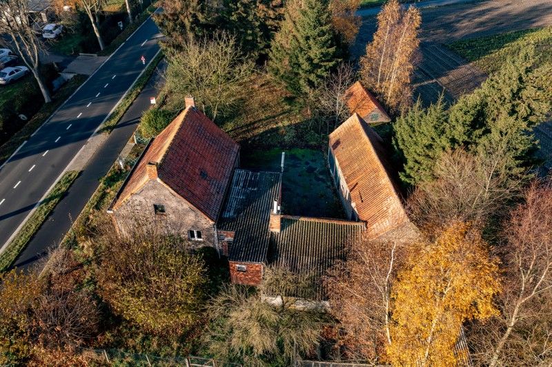 Te herbouwen of te slopen woning op ruim perceel in landelijke omgeving! foto 6