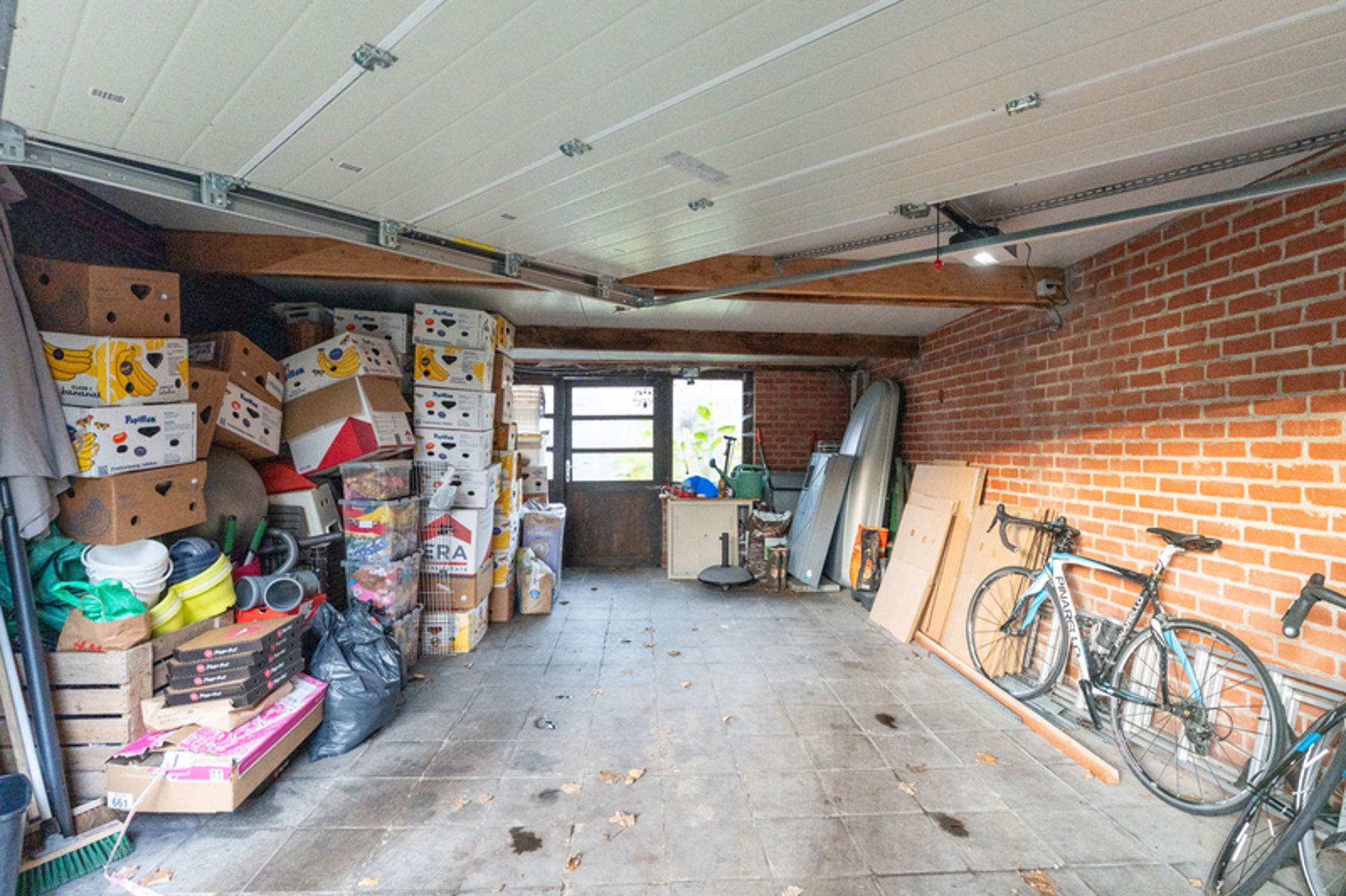 Vernieuwde woning met garage en stadstuintje foto 20