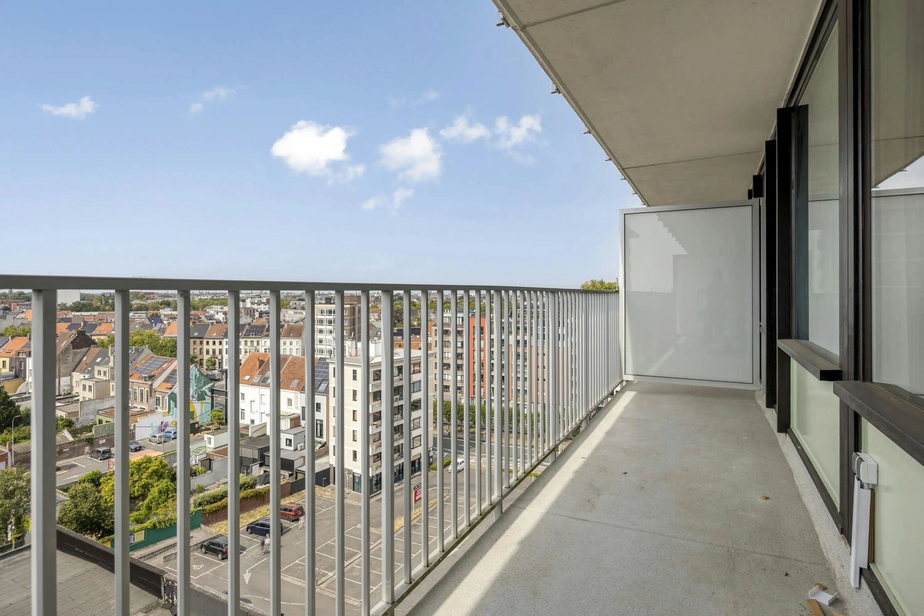Mooi en lichtrijk appartement hoog boven Gent foto 24