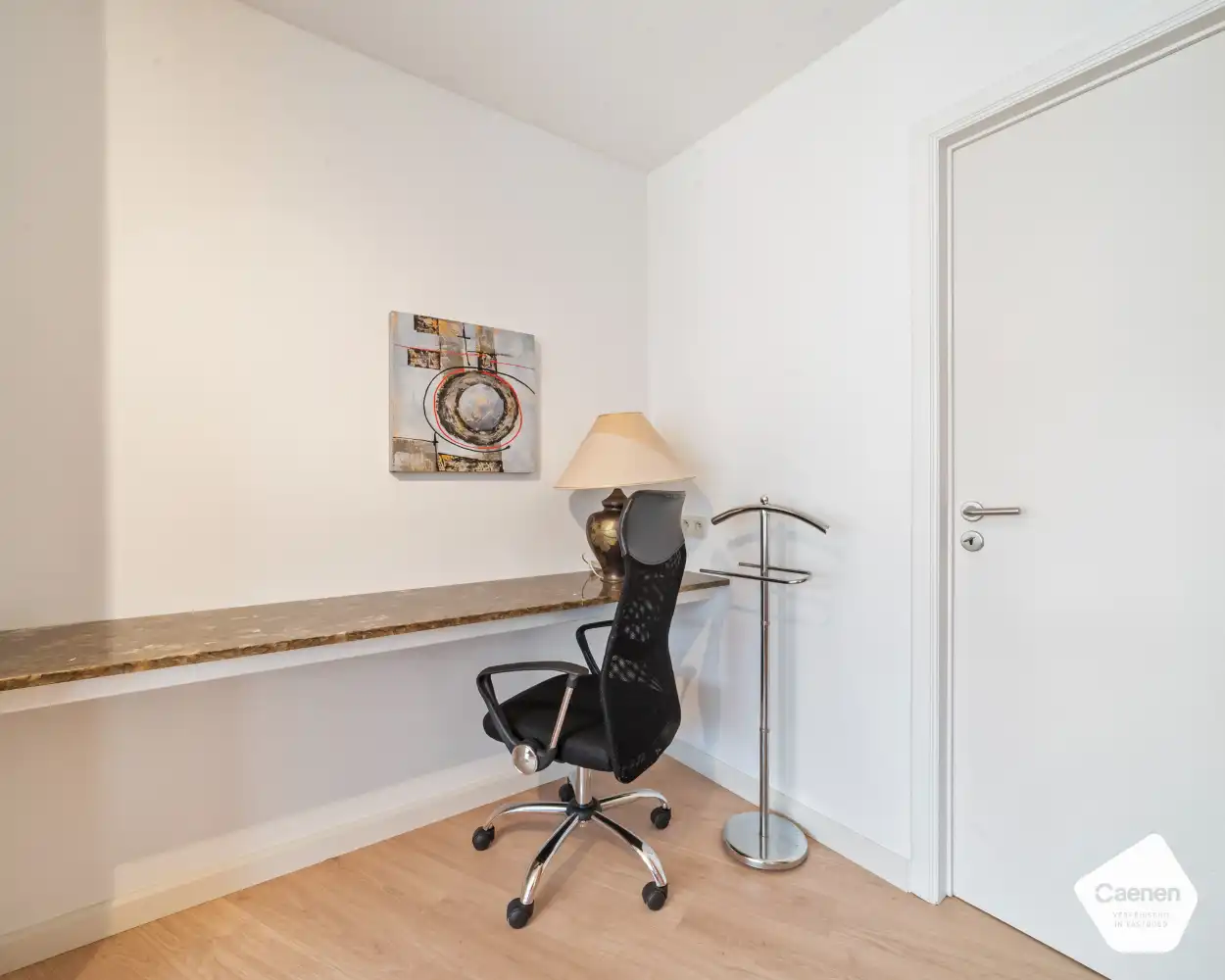 Gerenoveerd twee slaapkamer appartement met zowel frontaal zeezicht als zicht op het hinterland foto 10