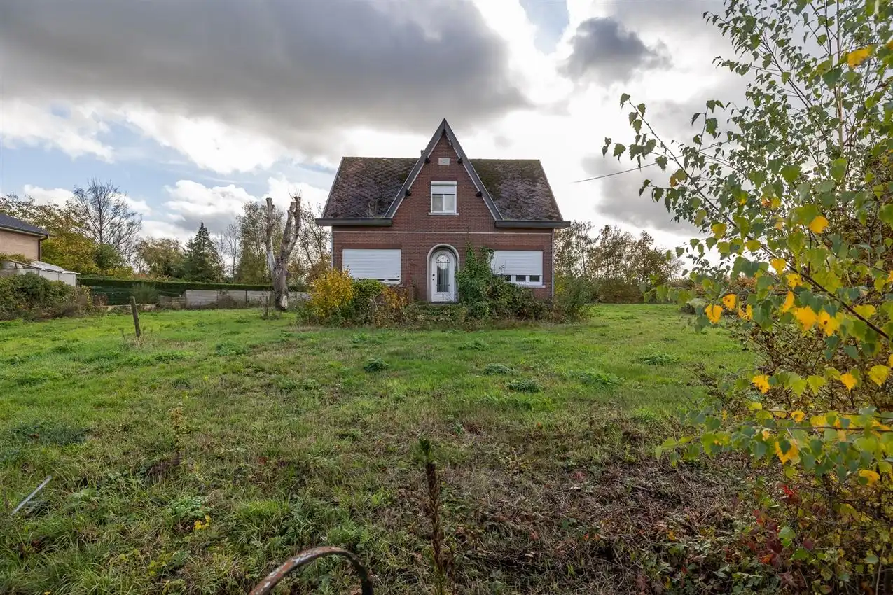 Uniek perceel van 50a33ca met af te breken woning aan agrarisch gebied foto 9