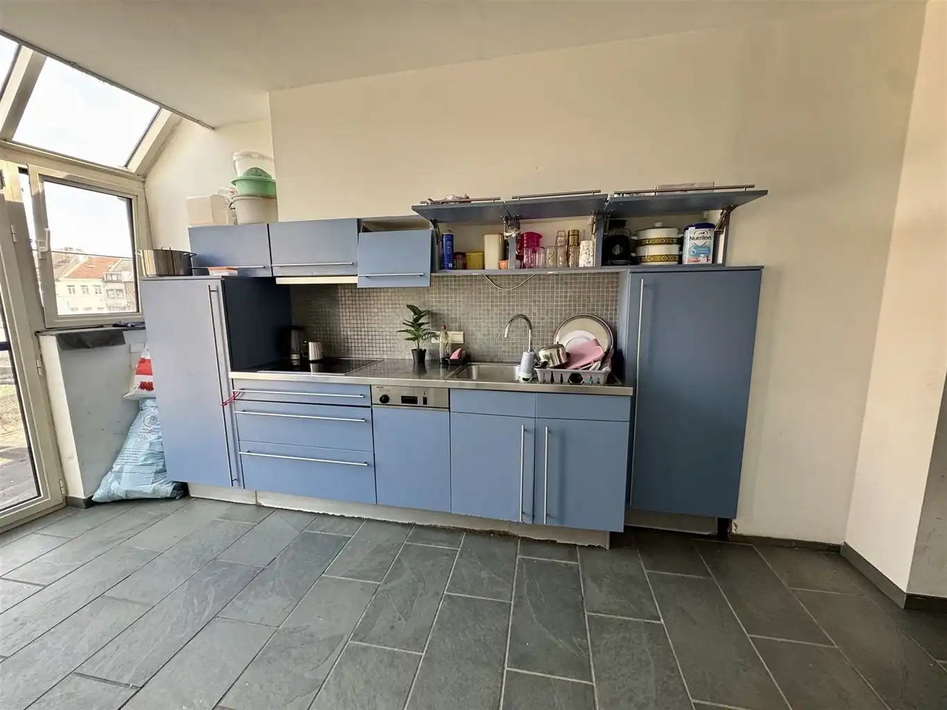 Opbrengstgebouw met twee appartementen in hartje Maaseik.  foto 12