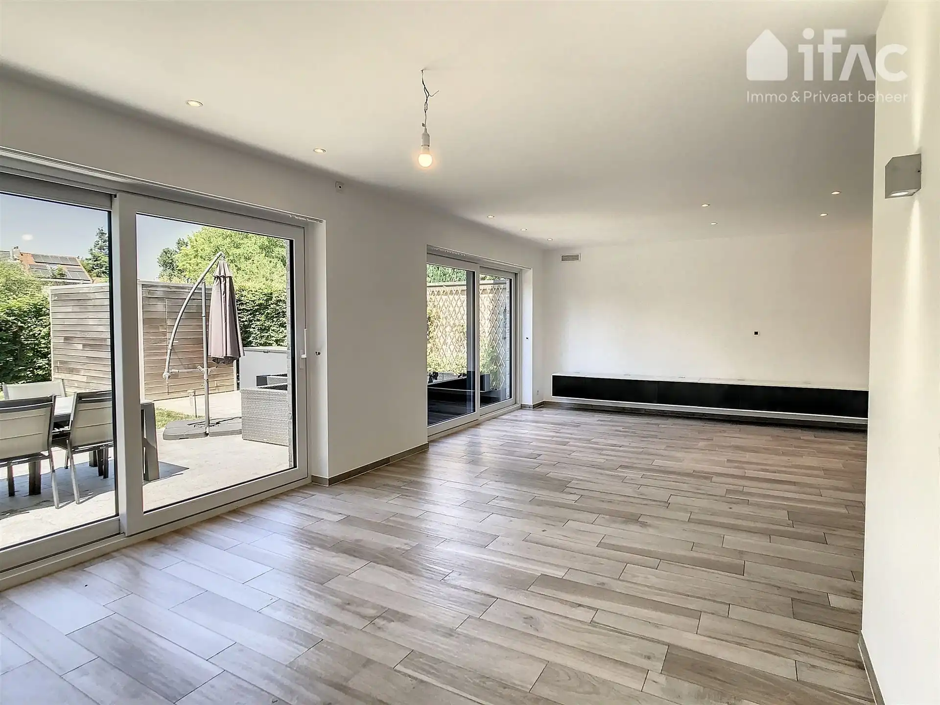 Moderne villa met 5 kamers foto 6