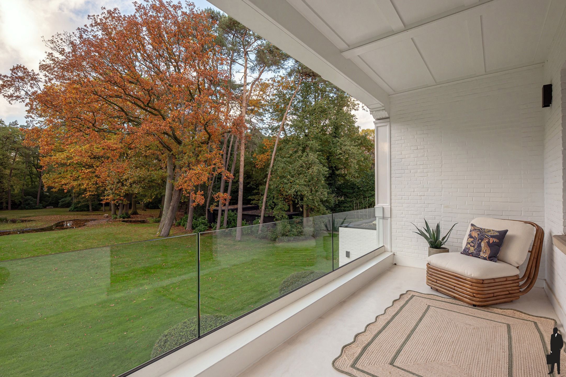 Prachtige recent totaal gerenoveerde villa op ca. 9.568 m² foto 20