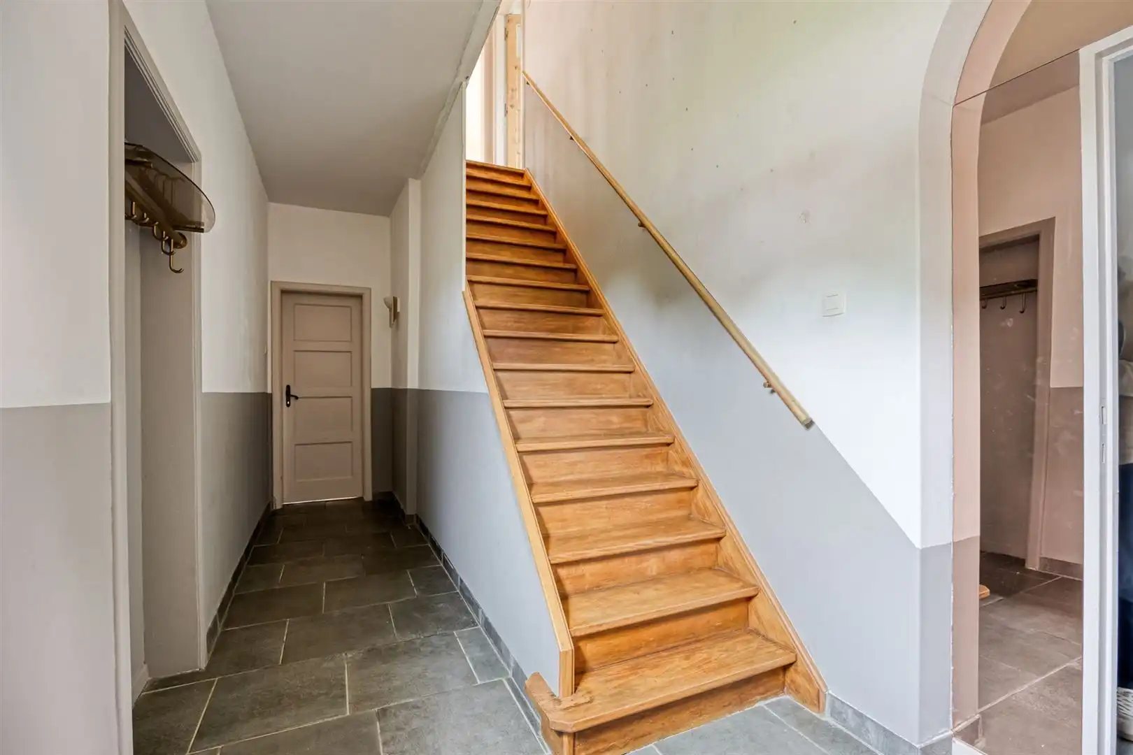 TE KOOP: Ruime gezinswoning met 4 slaapkamers op centrale ligging in Houthalen! foto 4