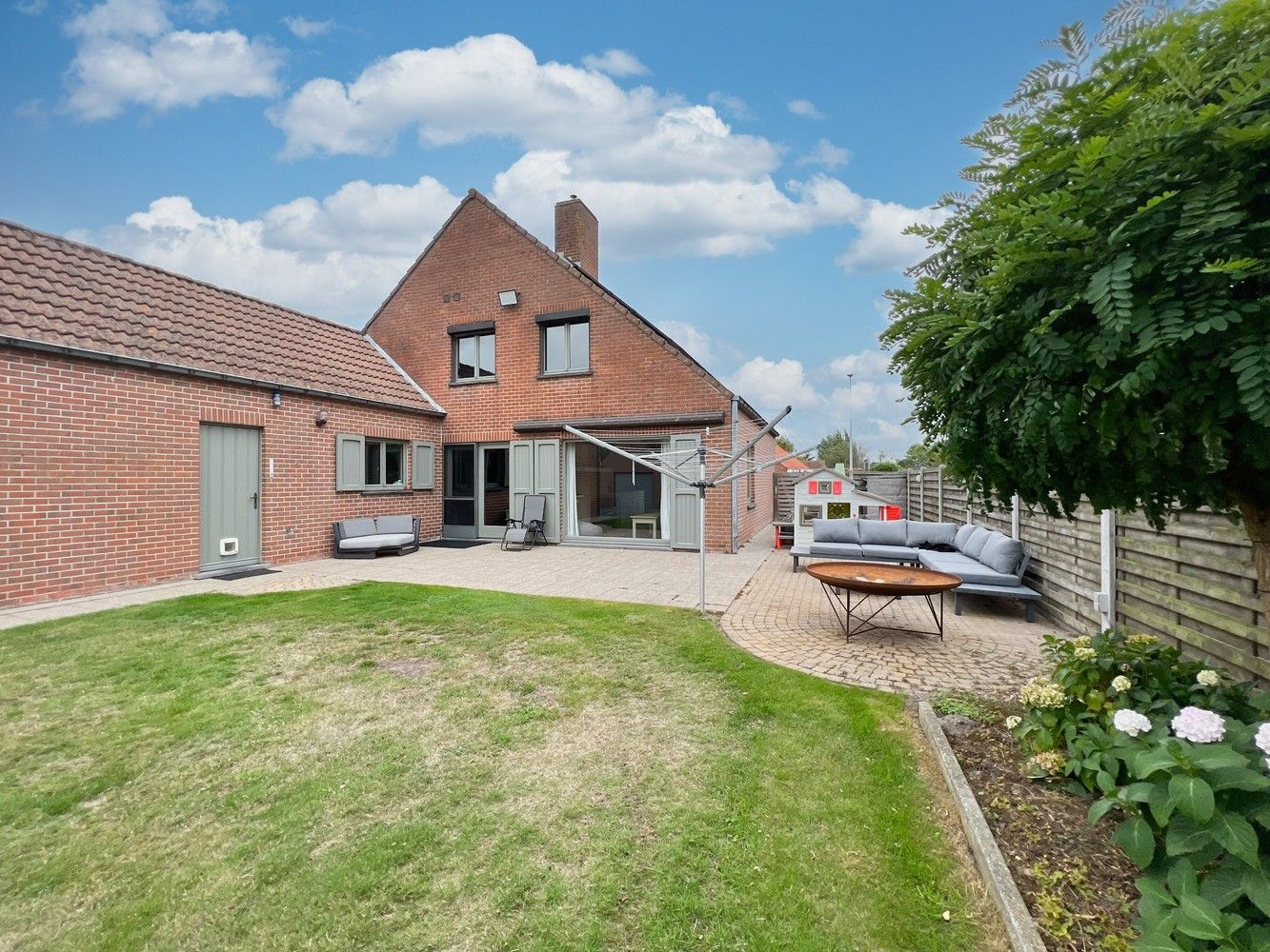 Unieke gezinswoning op 1300 m² + landelijk verzicht! foto 23