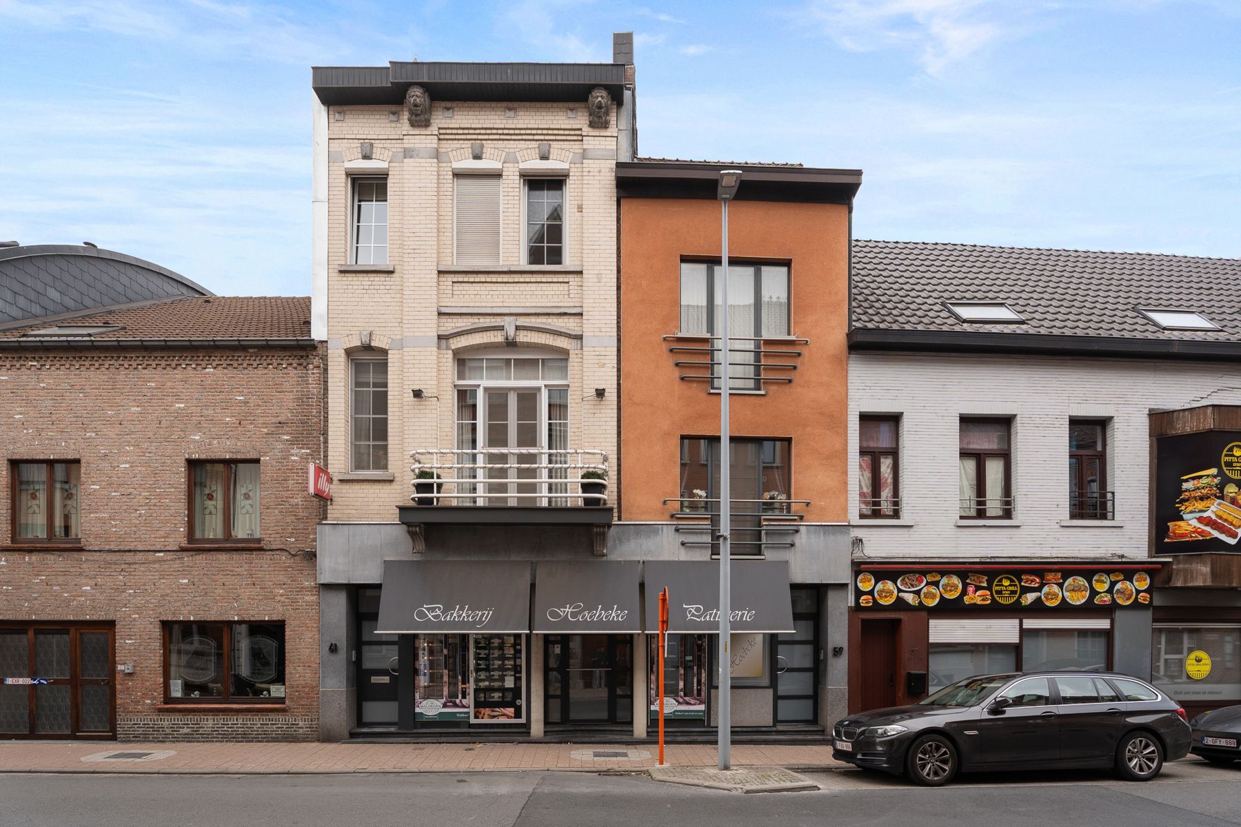 Handelspand met woonst in centrum Geraardsbergen! foto {{pictureIndex}}