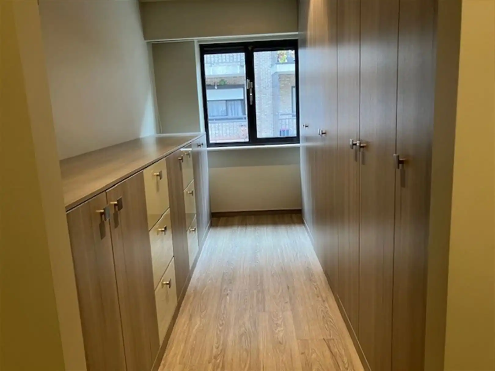 Luxueus gemeubeld 3-slaapkamerappartement met garage foto 8